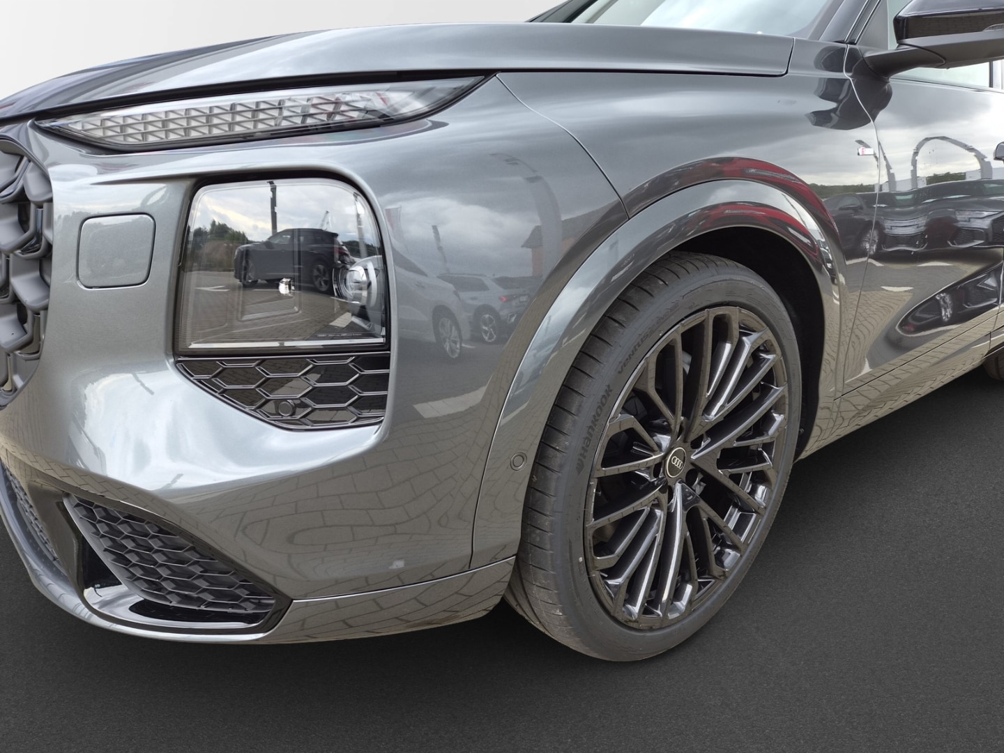 Bild über Audi Q7 SUV TDI quattro 220 kW tiptronic - für weitere Informationen kontaktieren Sie den Audi Partner
