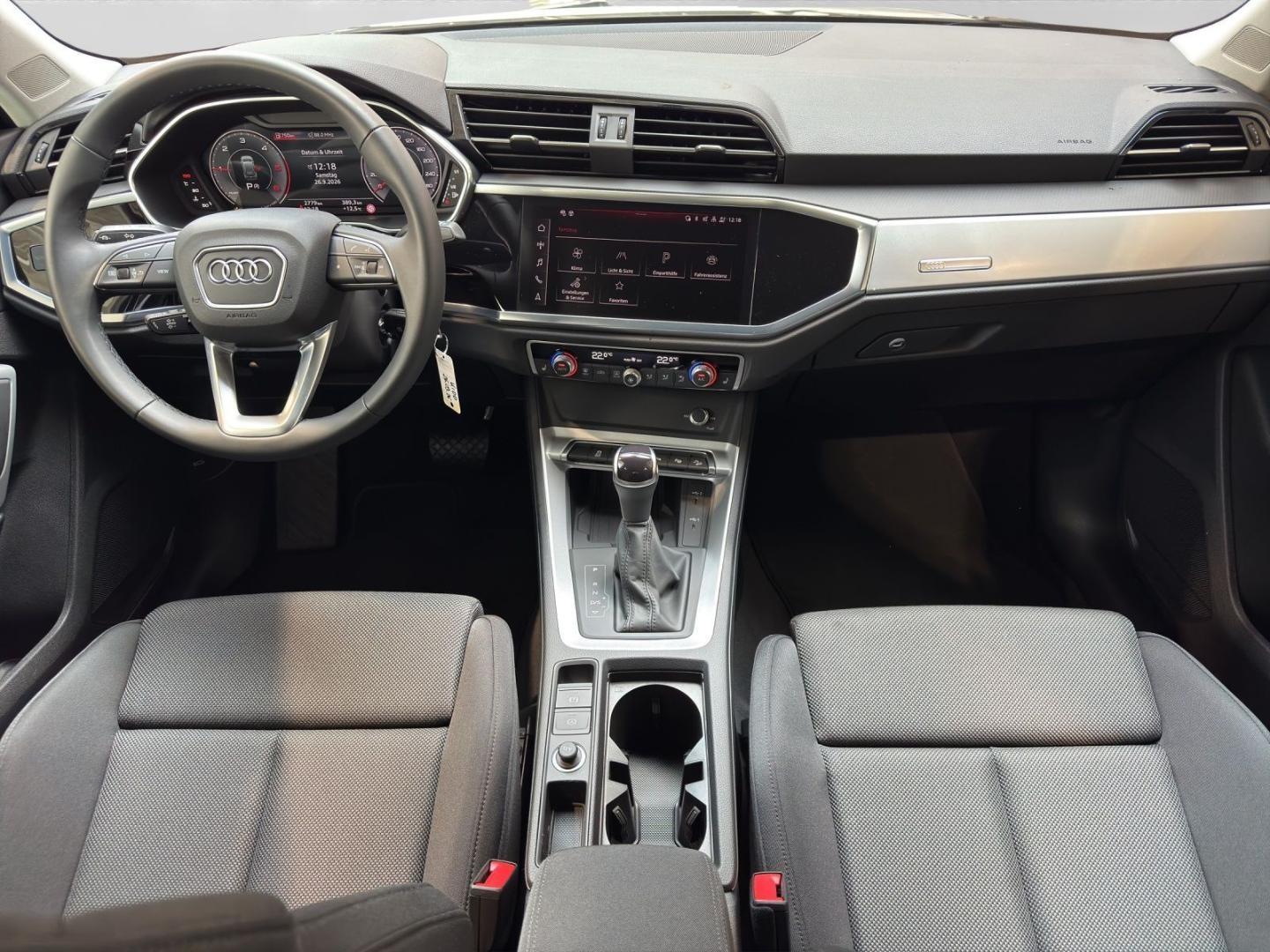 Bild über Audi Q3 35 TDI S tronic - für weitere Informationen kontaktieren Sie den Audi Partner