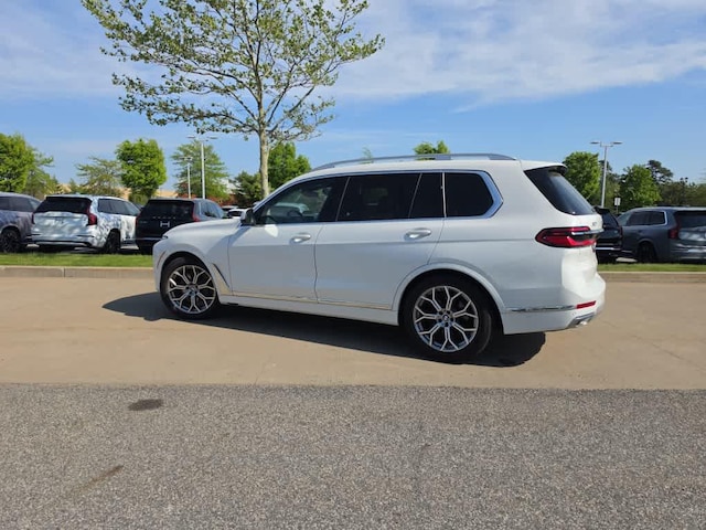 2023 BMW X7