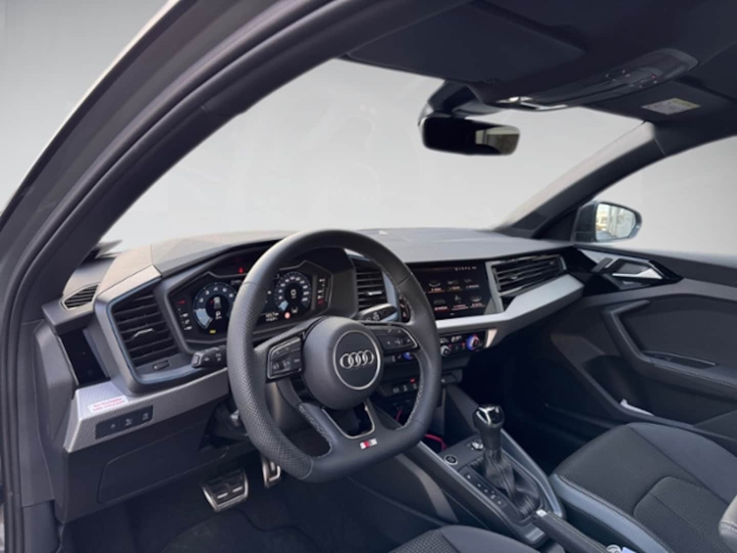 Bild über Audi A1 Sportback S line 30 TFSI S tronic - für weitere Informationen kontaktieren Sie den Audi Partner