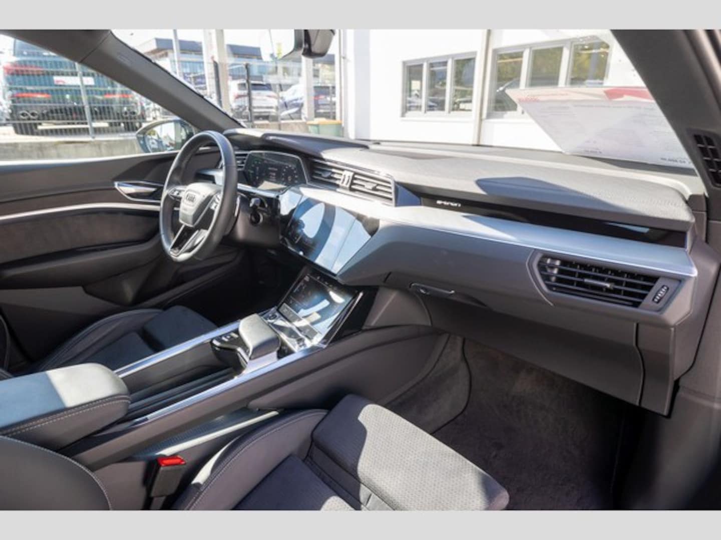 Bild über Audi Q8 e-tron advanced 50 e-tron quattro - für weitere Informationen kontaktieren Sie den Audi Partner