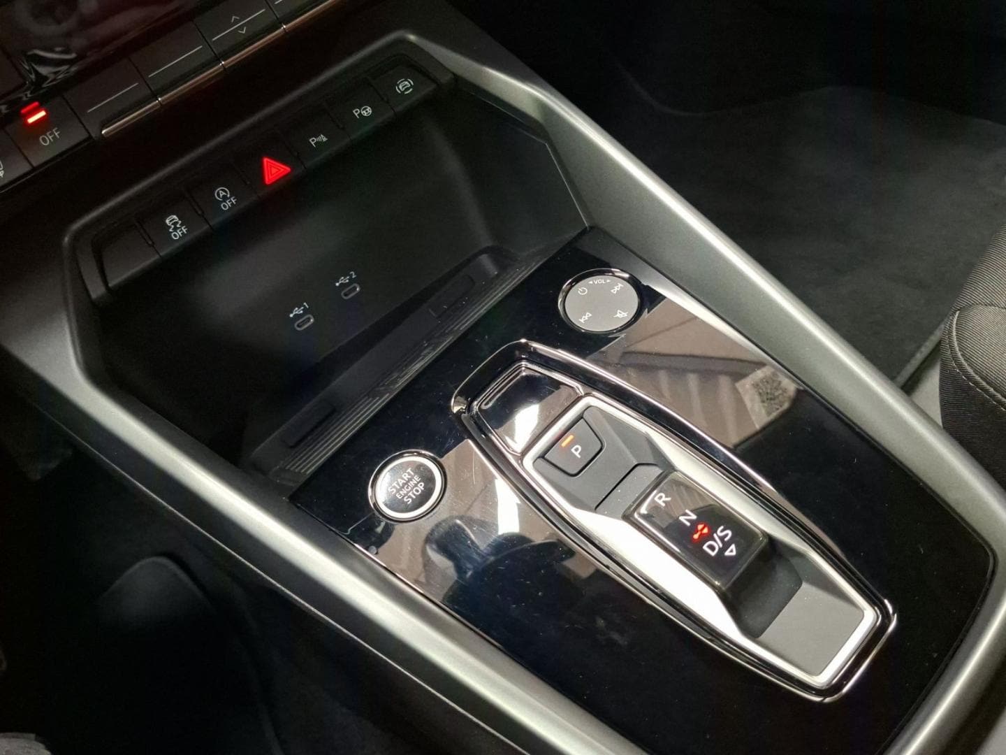 Bild über Audi A3 Limousine advanced 35 TFSI S tronic - für weitere Informationen kontaktieren Sie den Audi Partner