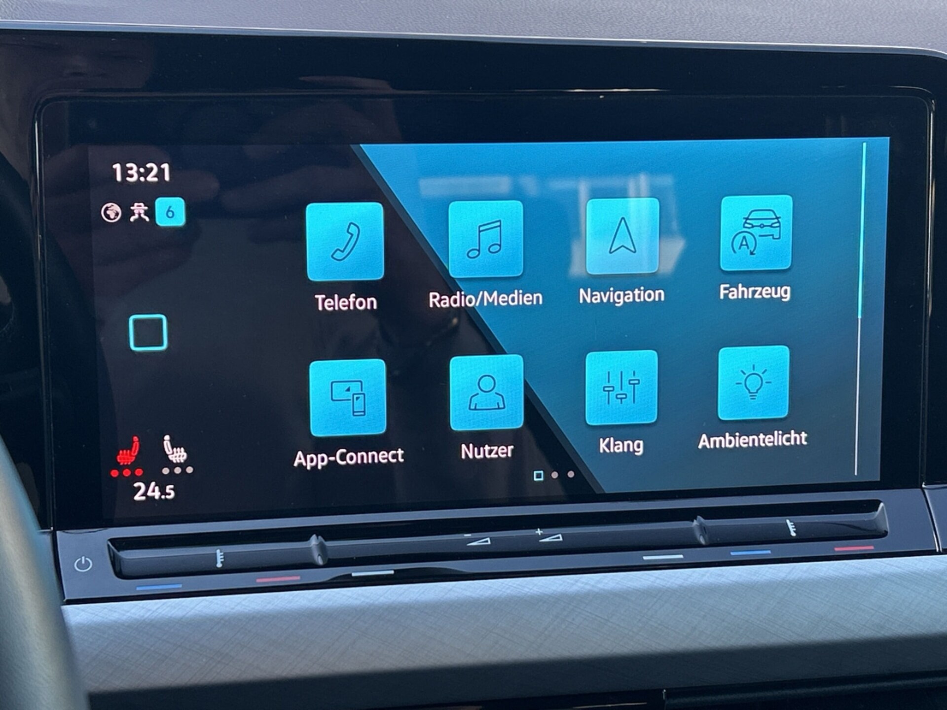 Volkswagen Golf Variant Life