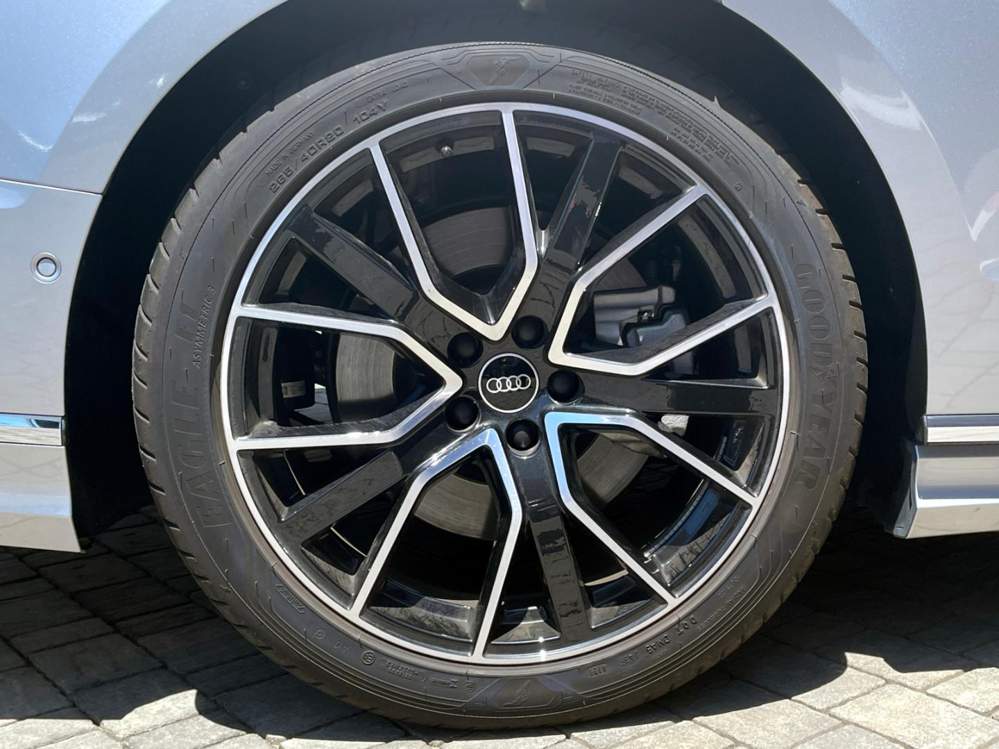 Image about Audi A8 55 TFSI quattro 250(340) kW(PS) tiptronic