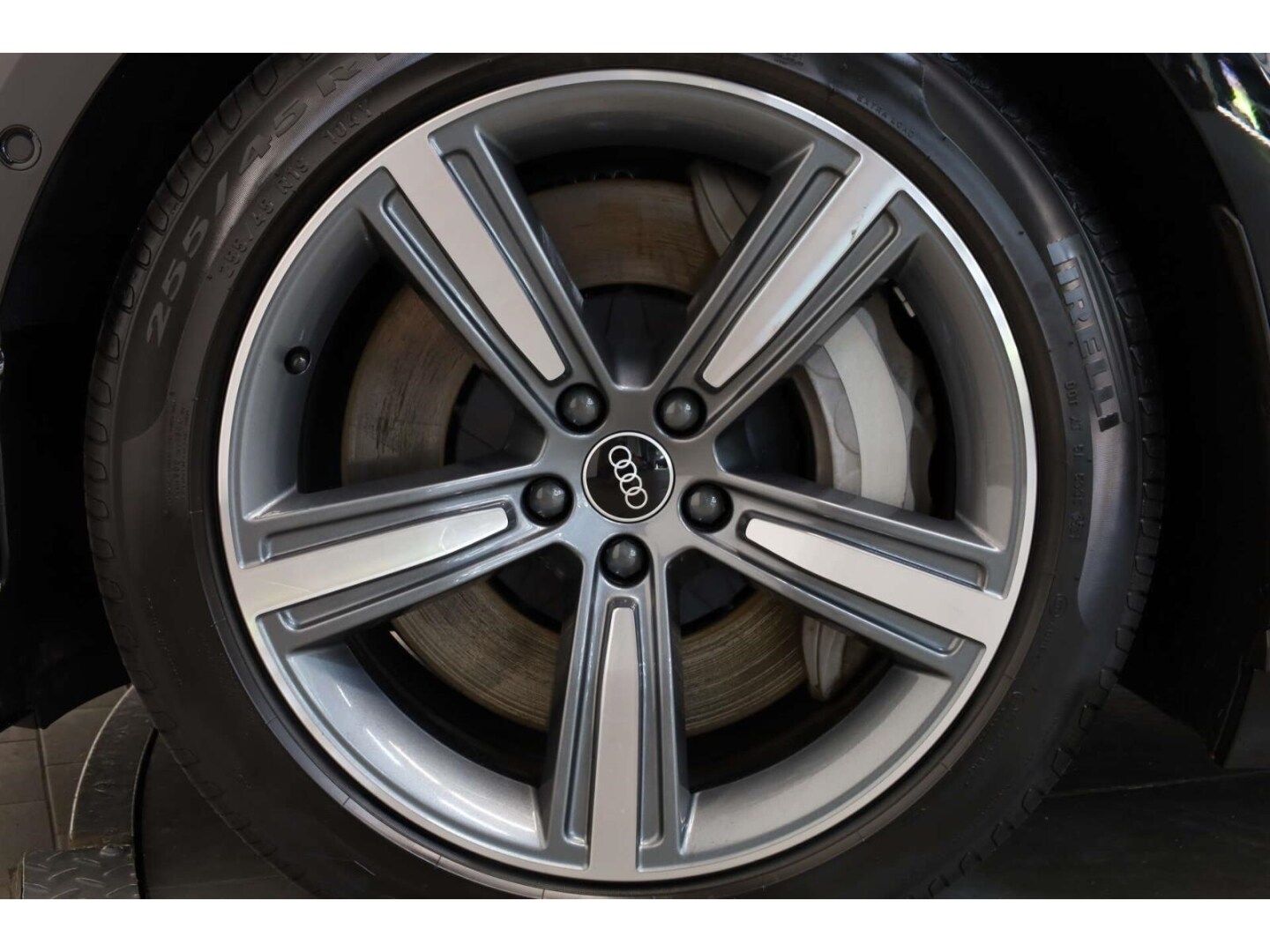 Image about Audi A8 TFSI e 60 TFSI e quattro 330(449) kW(PS) tiptronic