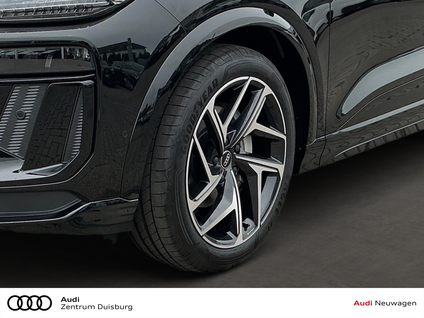 Bild über Audi Q6 SUV e-tron S line business e-tron quattro 315 kW - für weitere Informationen kontaktieren Sie den Audi Partner