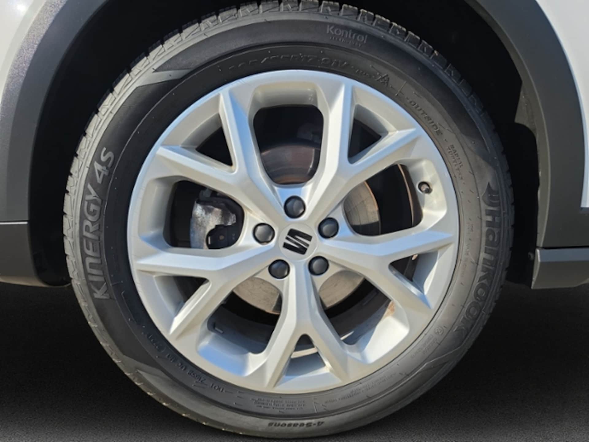 SEAT Arona FR