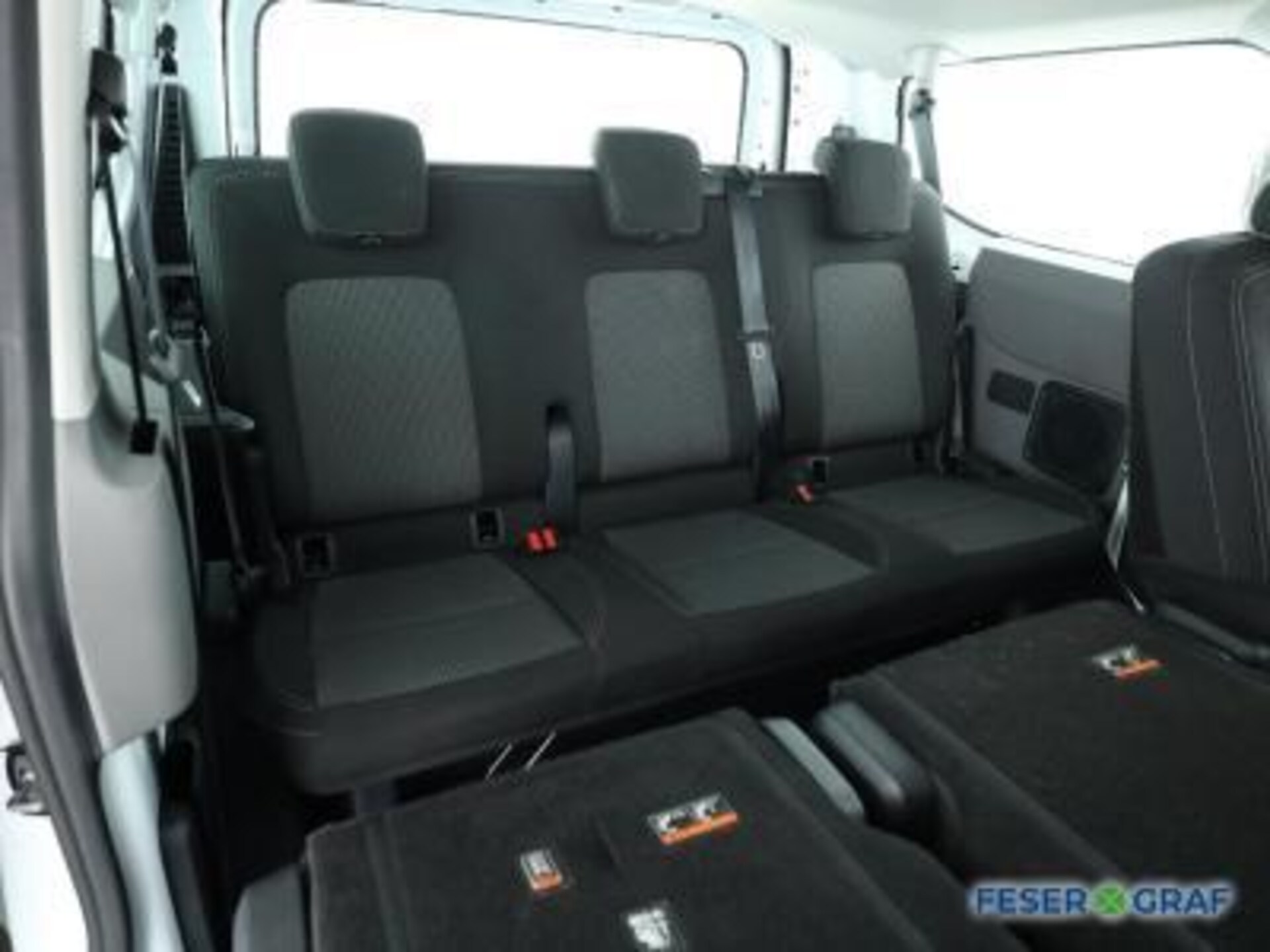 Volkswagen Transporter Kombi kurzer Radstand
