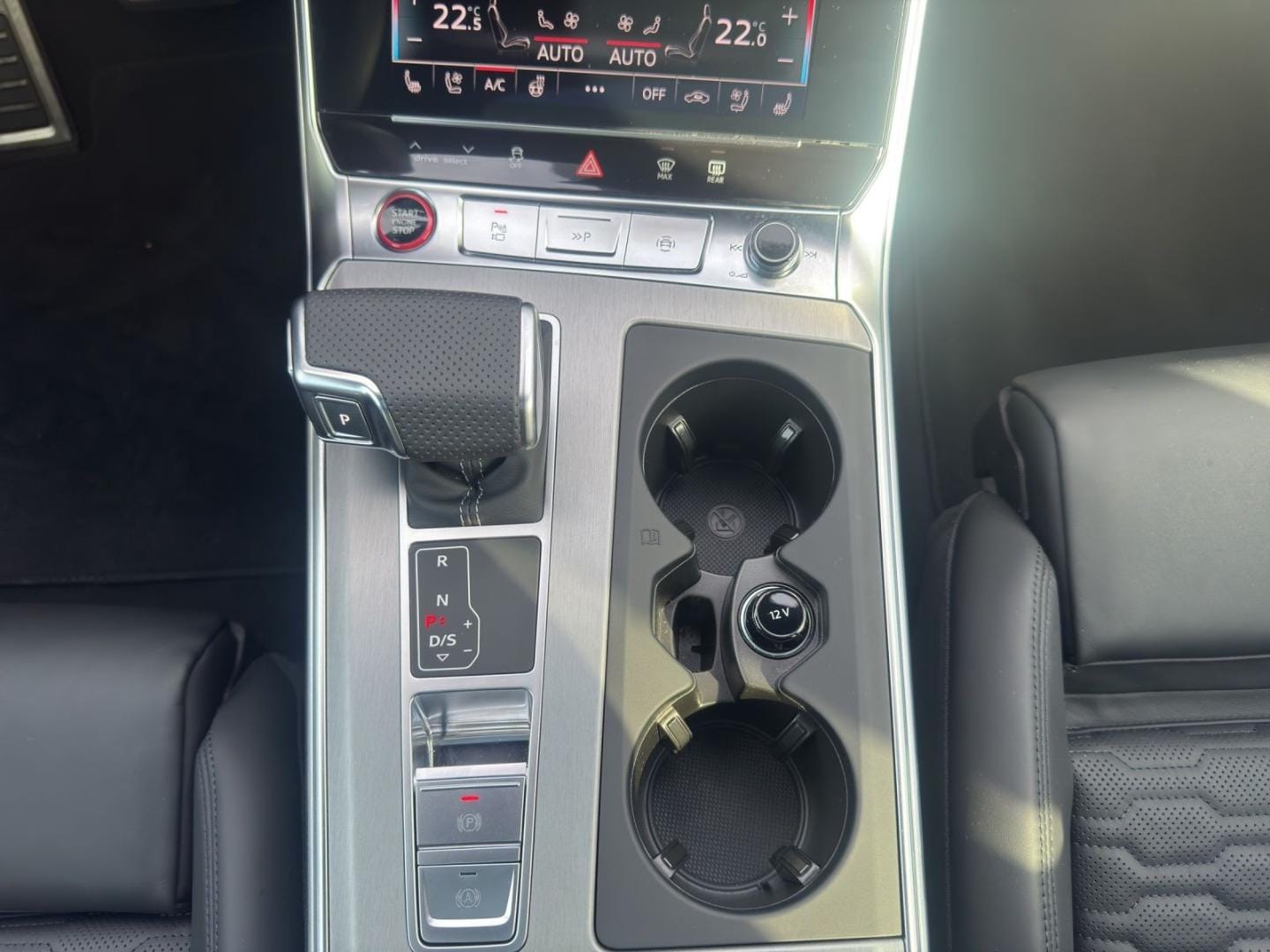 Bild über Audi RS 6 Avant TFSI quattro tiptronic - für weitere Informationen kontaktieren Sie den Audi Partner