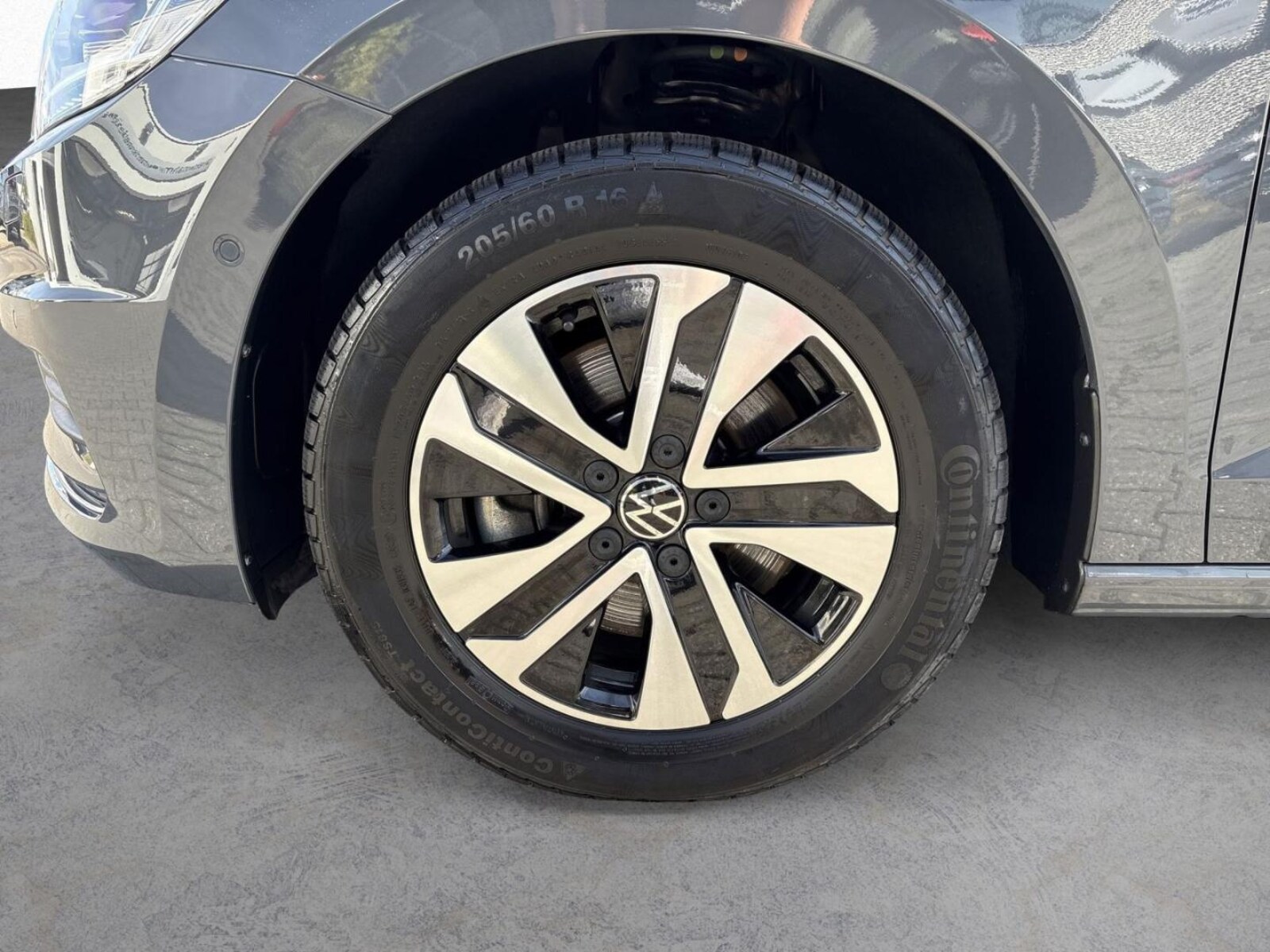 Volkswagen Touran – Bild 9