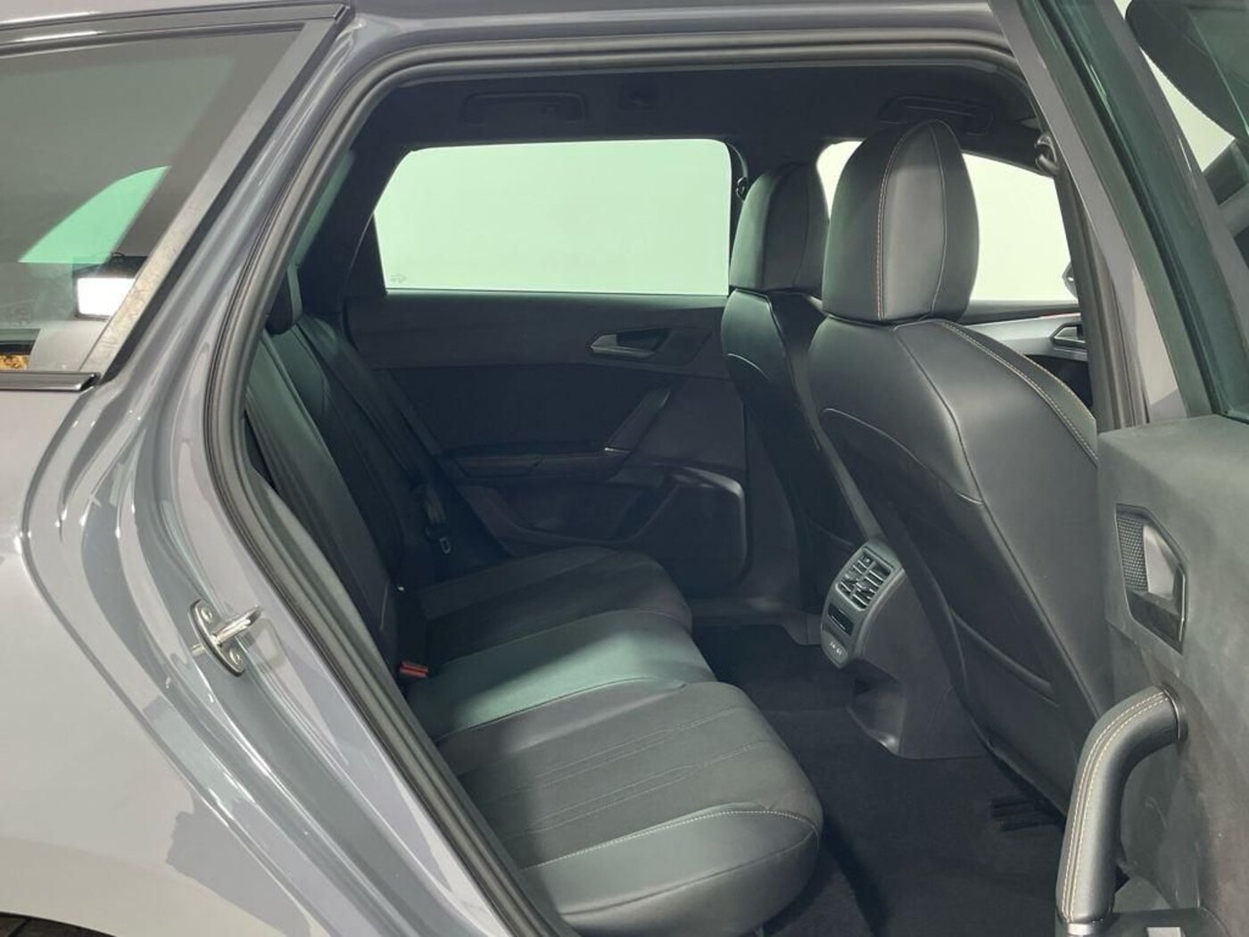 CUPRA Leon Sportstourer 1.5 eTSI DSG 110 kW (150 CV) — photo 7