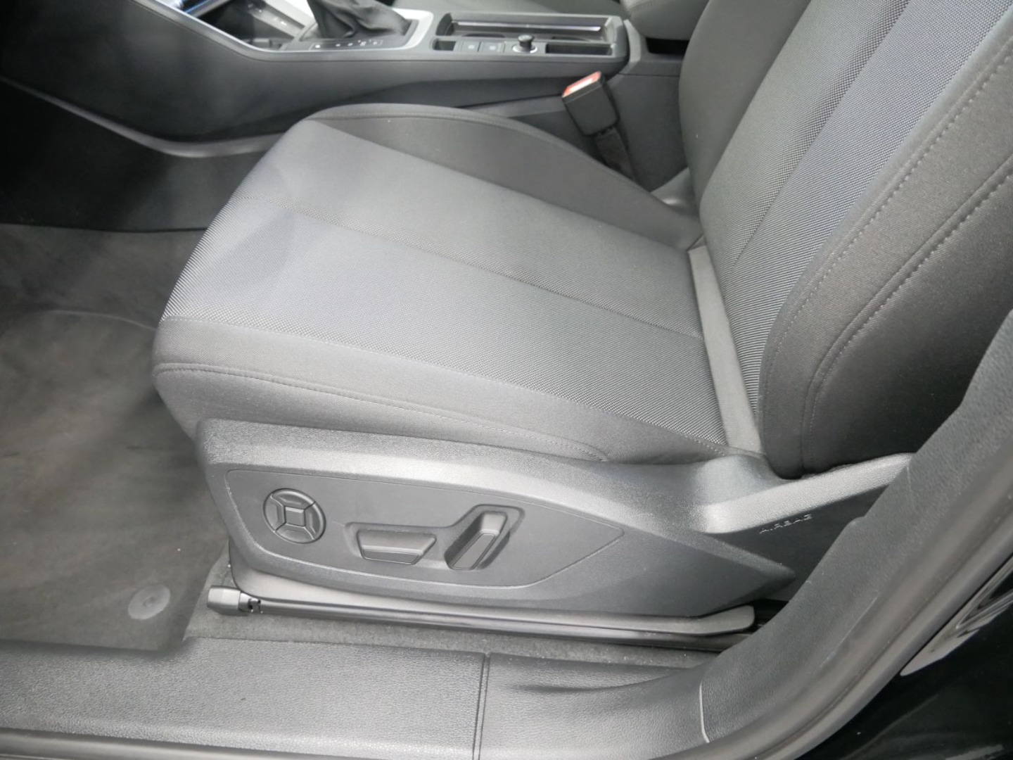 Bild über Audi Q3 advanced 35 TFSI S tronic - für weitere Informationen kontaktieren Sie den Audi Partner