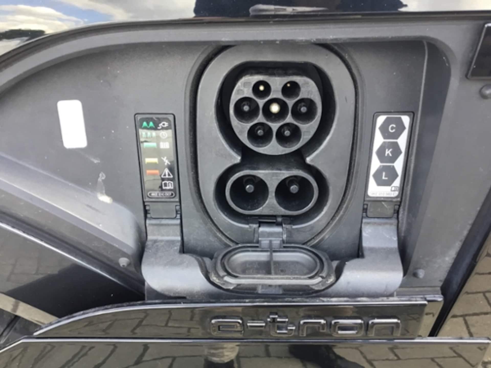 Audi Q8 Sportback e-tron Advanced