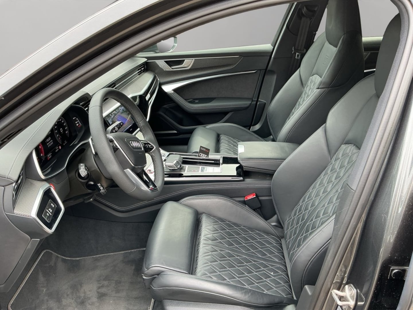 Bild über Audi S6 Avant TDI quattro tiptronic - für weitere Informationen kontaktieren Sie den Audi Partner