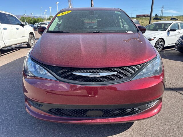 2022 Chrysler Voyager