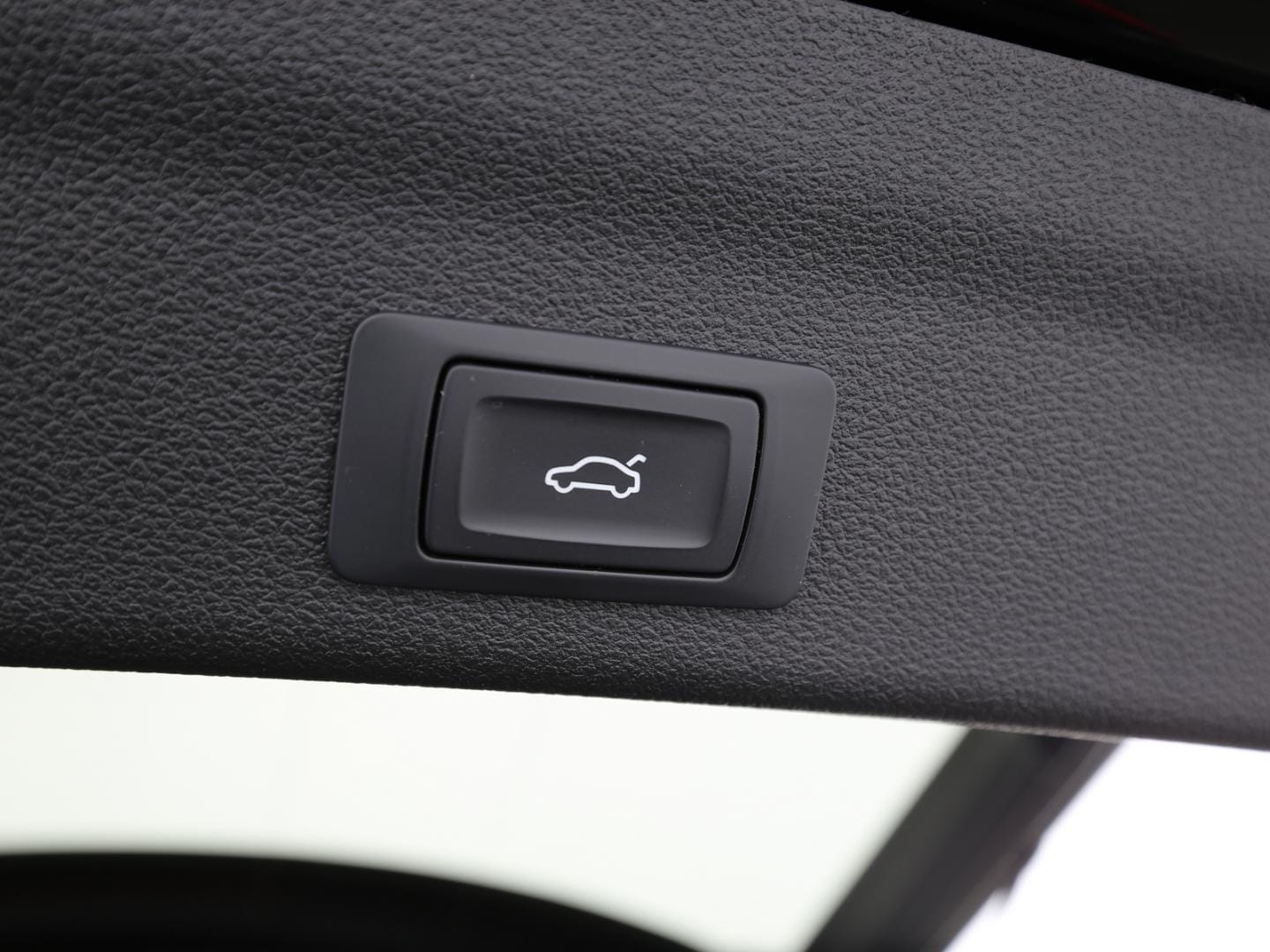 Bild über Audi S6 Avant TDI quattro tiptronic - für weitere Informationen kontaktieren Sie den Audi Partner