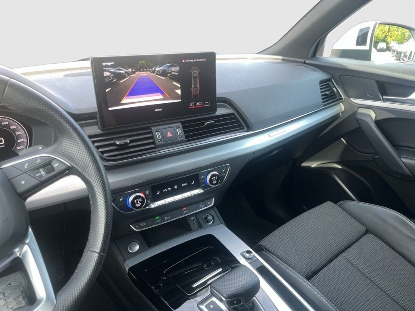 Bild über Audi Q5 TFSI e S line business 50 TFSI e quattro S tronic - für weitere Informationen kontaktieren Sie den Audi Partner