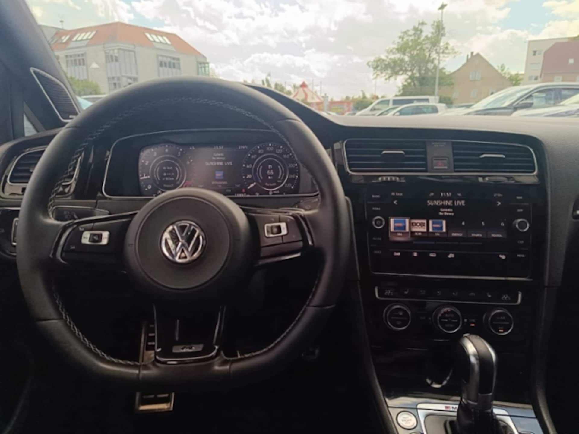 Volkswagen Golf R