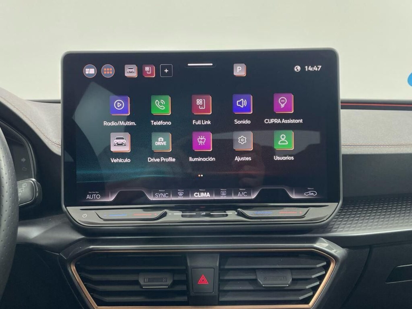 CUPRA Leon Sportstourer 1.5 eTSI DSG 110 kW (150 CV) — photo 18
