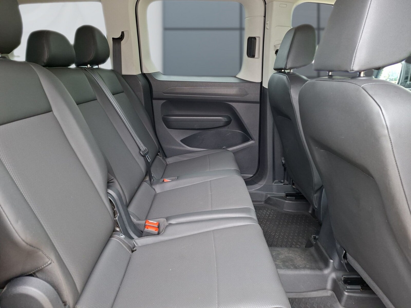 Volkswagen Caddy Kombi – Bild 11