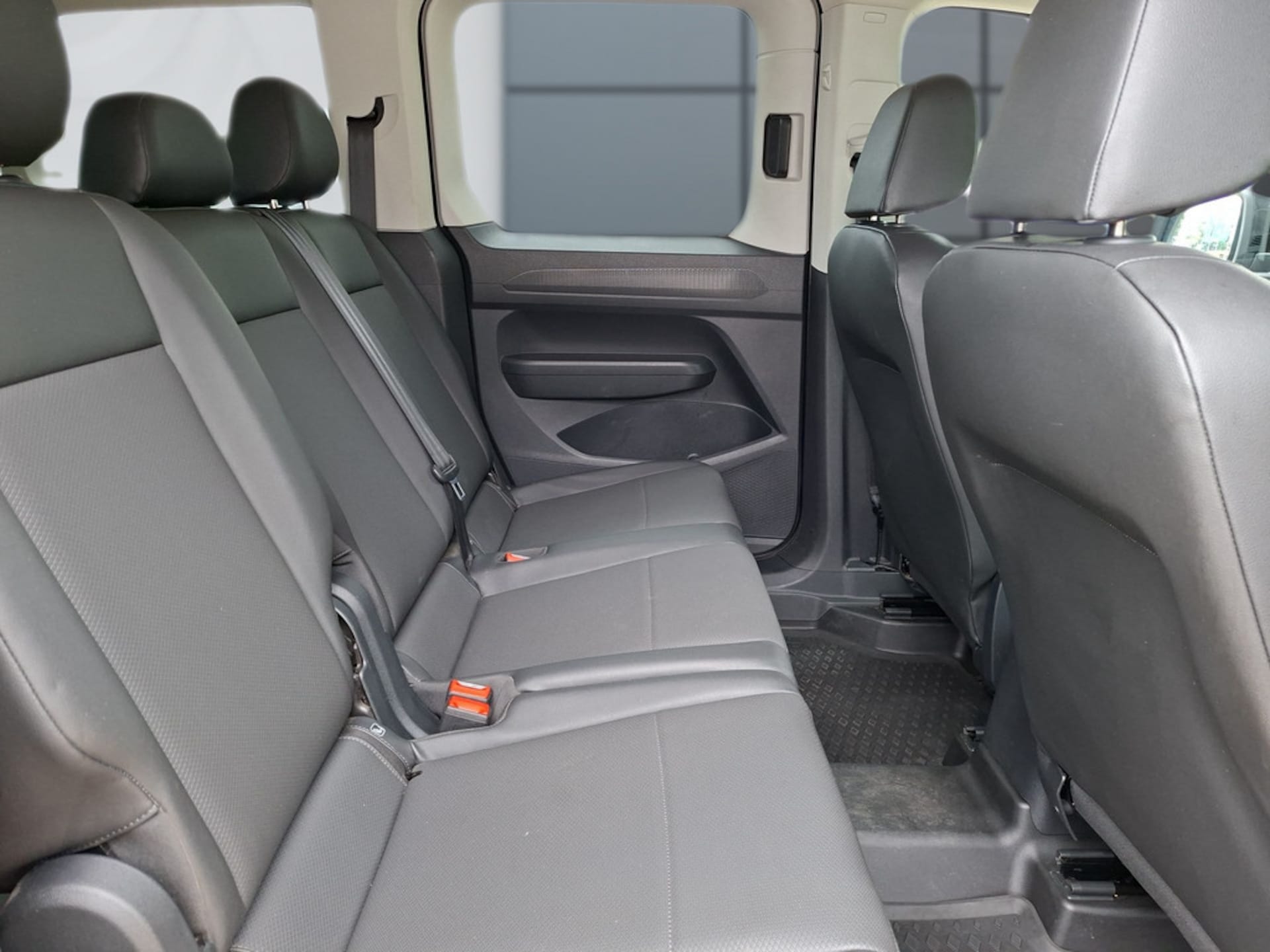 Volkswagen Caddy Kombi Basis-Modell