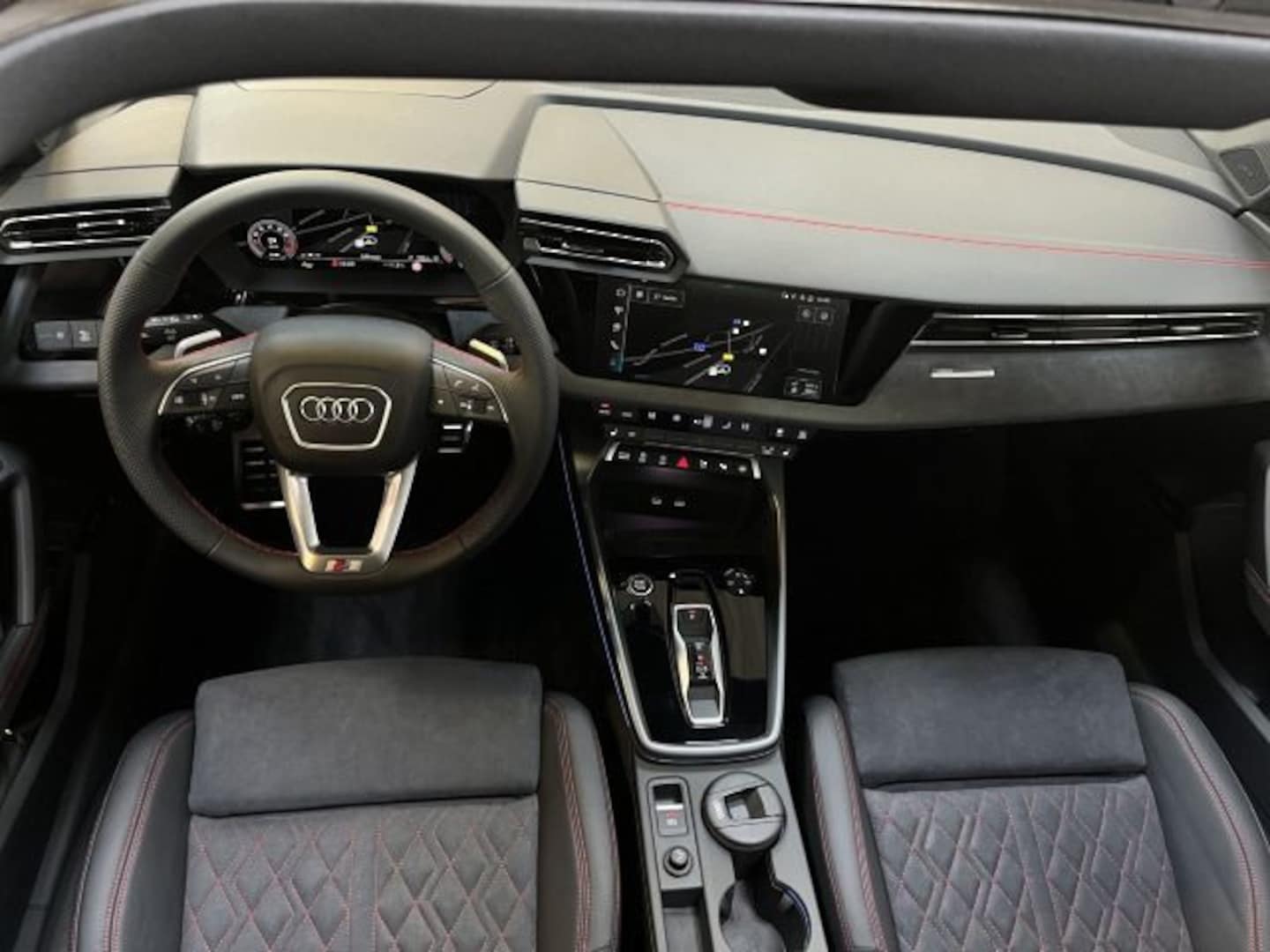 Bild über Audi A3 Sportback S line 35 TFSI S tronic - für weitere Informationen kontaktieren Sie den Audi Partner