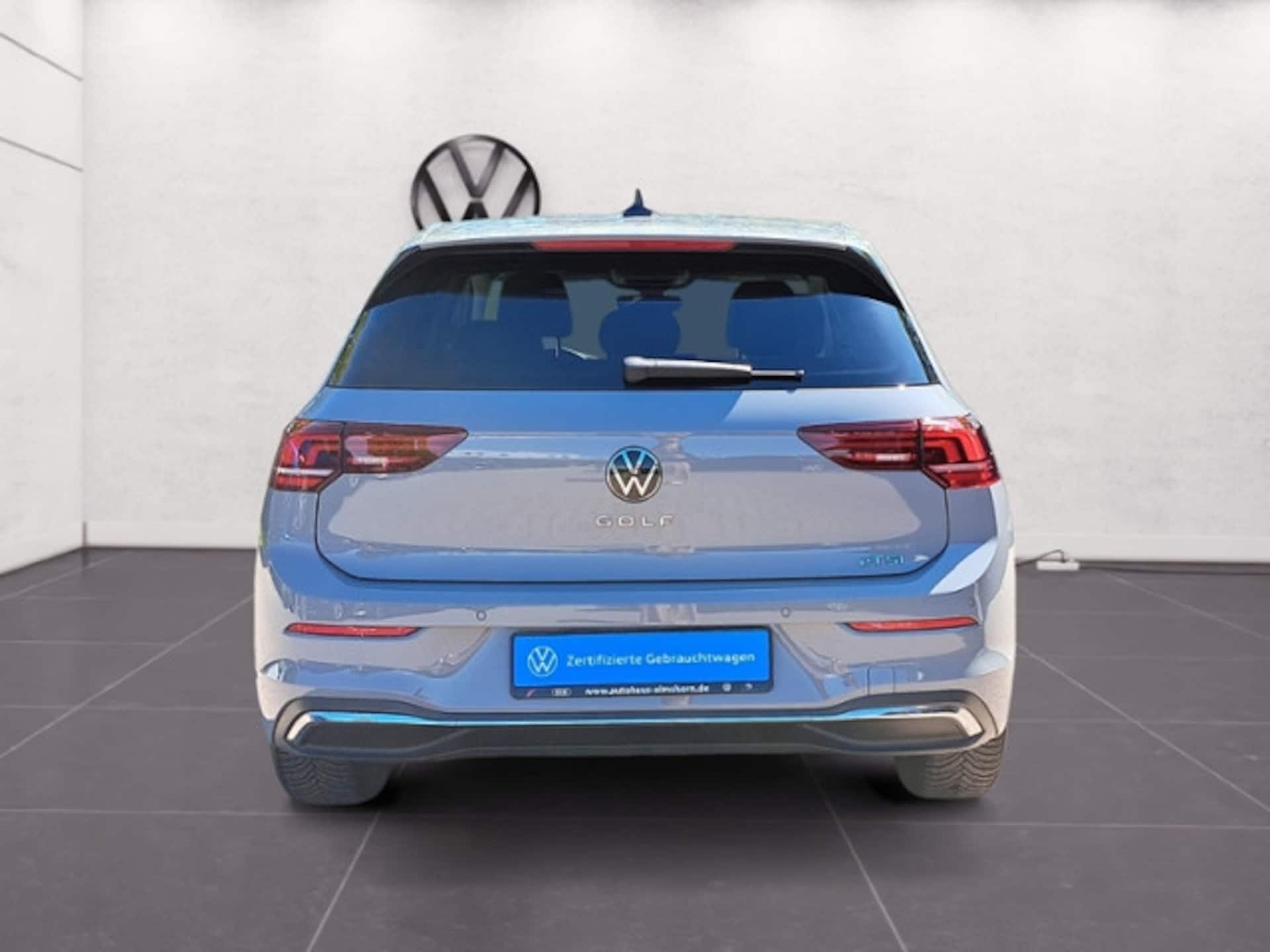 Volkswagen Golf Life