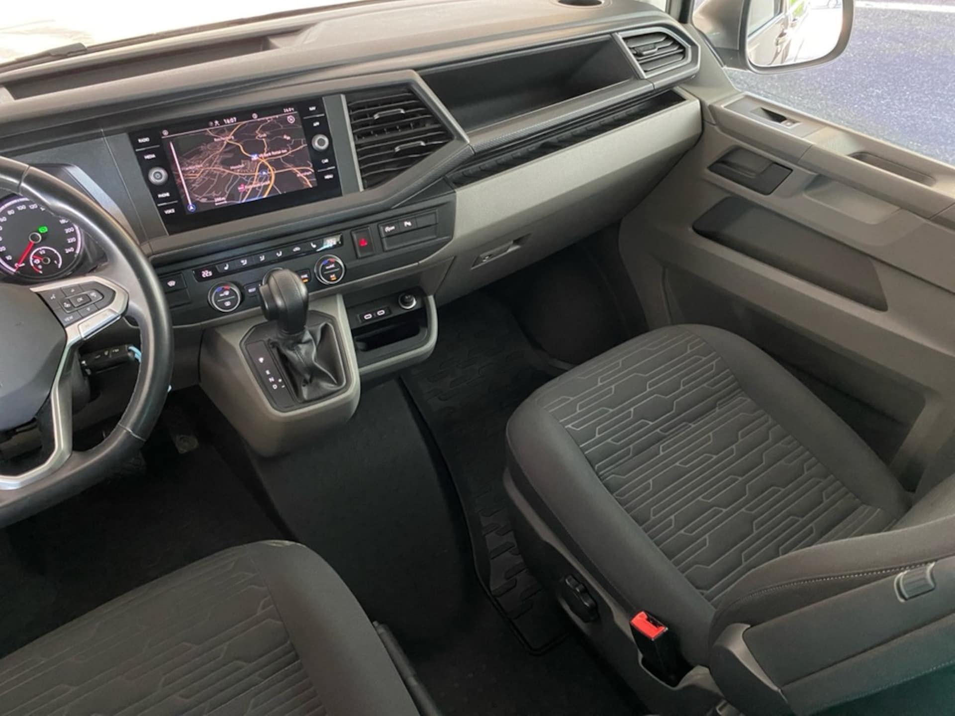 Volkswagen T6.1 Caravelle langer Radstand Comfortline