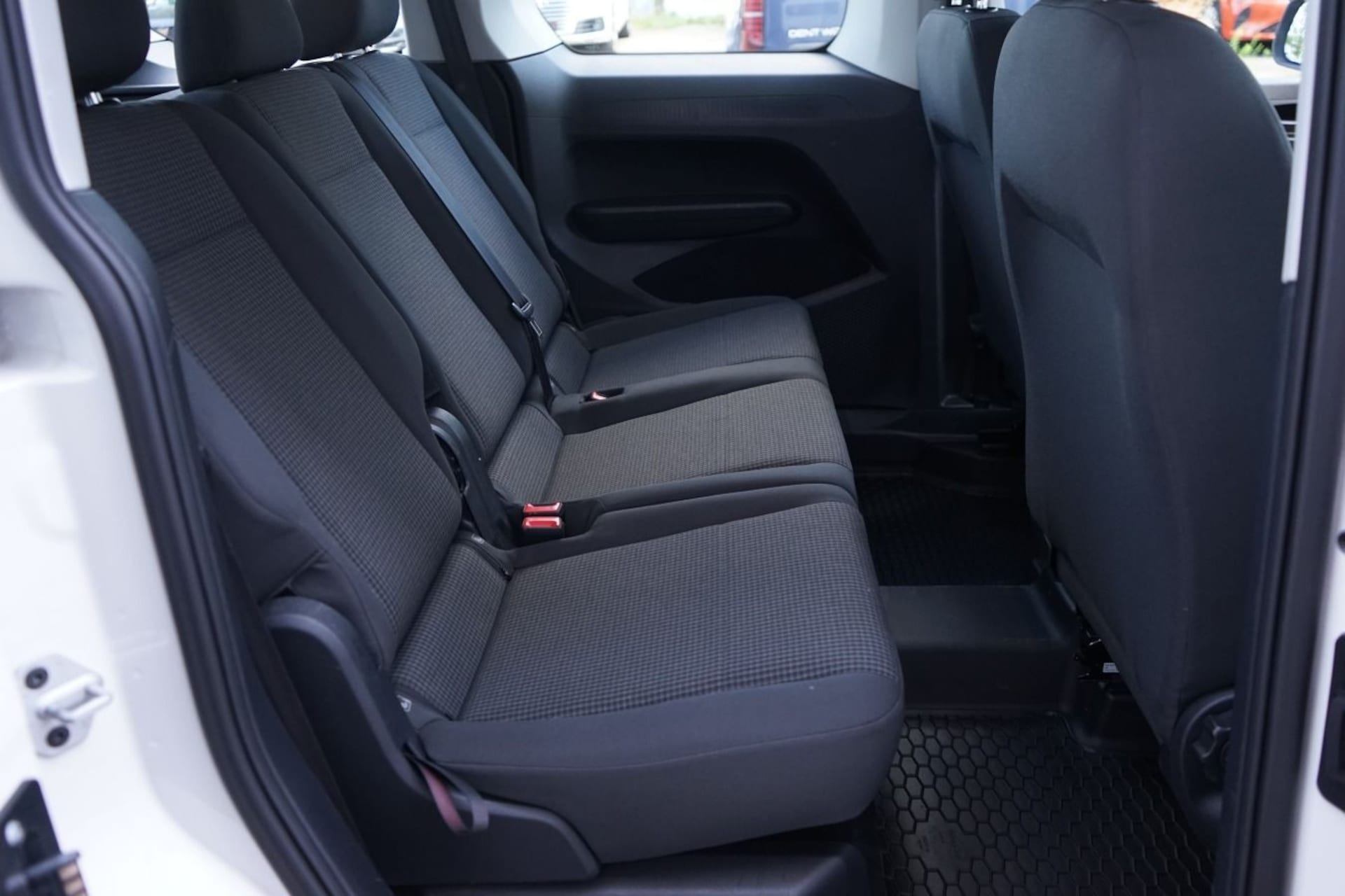 Volkswagen Caddy Kombi Basis-Modell