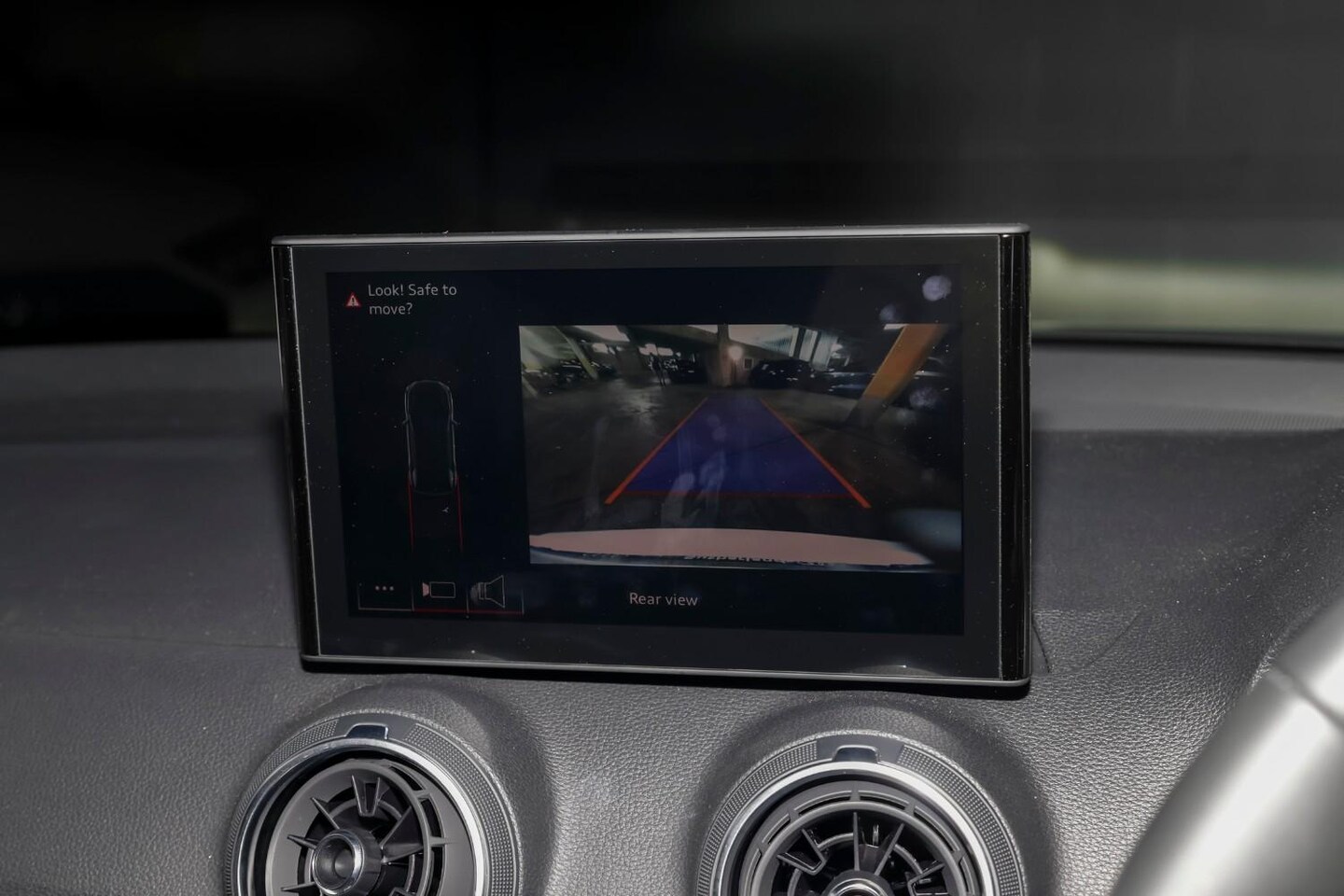 Image about Audi Q2 35 TFSI S tronic