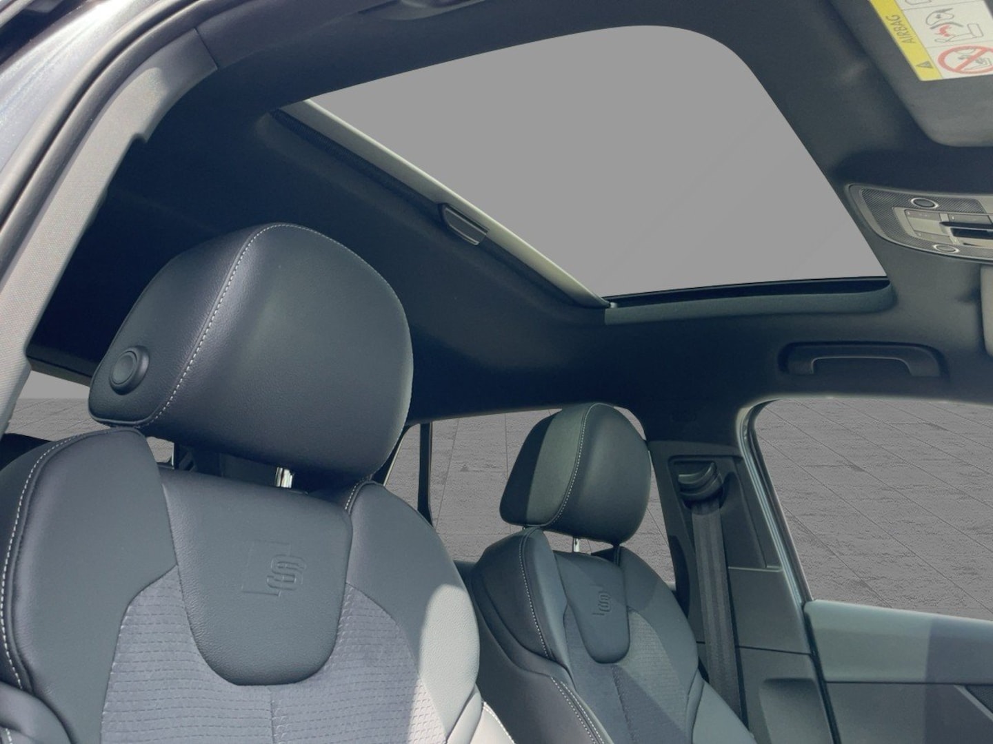 Bild über Audi SQ2 TFSI quattro S tronic - für weitere Informationen kontaktieren Sie den Audi Partner