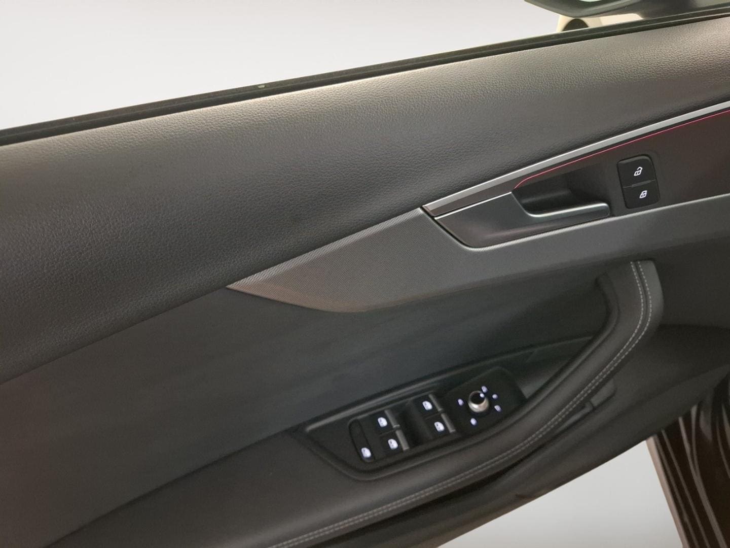 Bild über Audi A4 Avant advanced 40 TFSI S tronic - für weitere Informationen kontaktieren Sie den Audi Partner