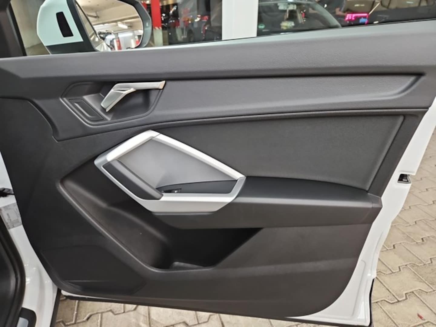 Bild über Audi Q3 TDI 110 kW S tronic - für weitere Informationen kontaktieren Sie den Audi Partner