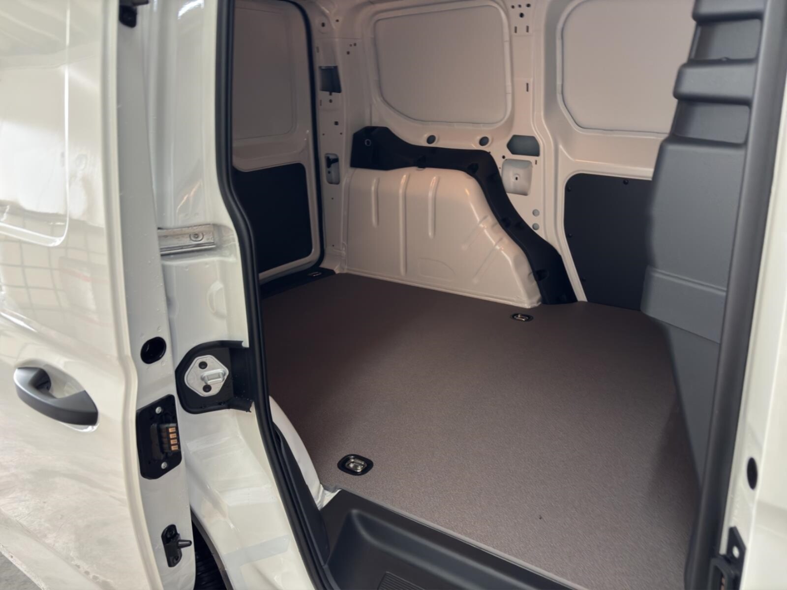 Volkswagen Caddy Cargo – Bild 13