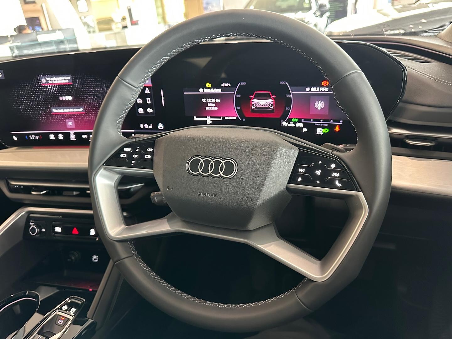 Image about Audi Q5 SUV TFSI 150 kW