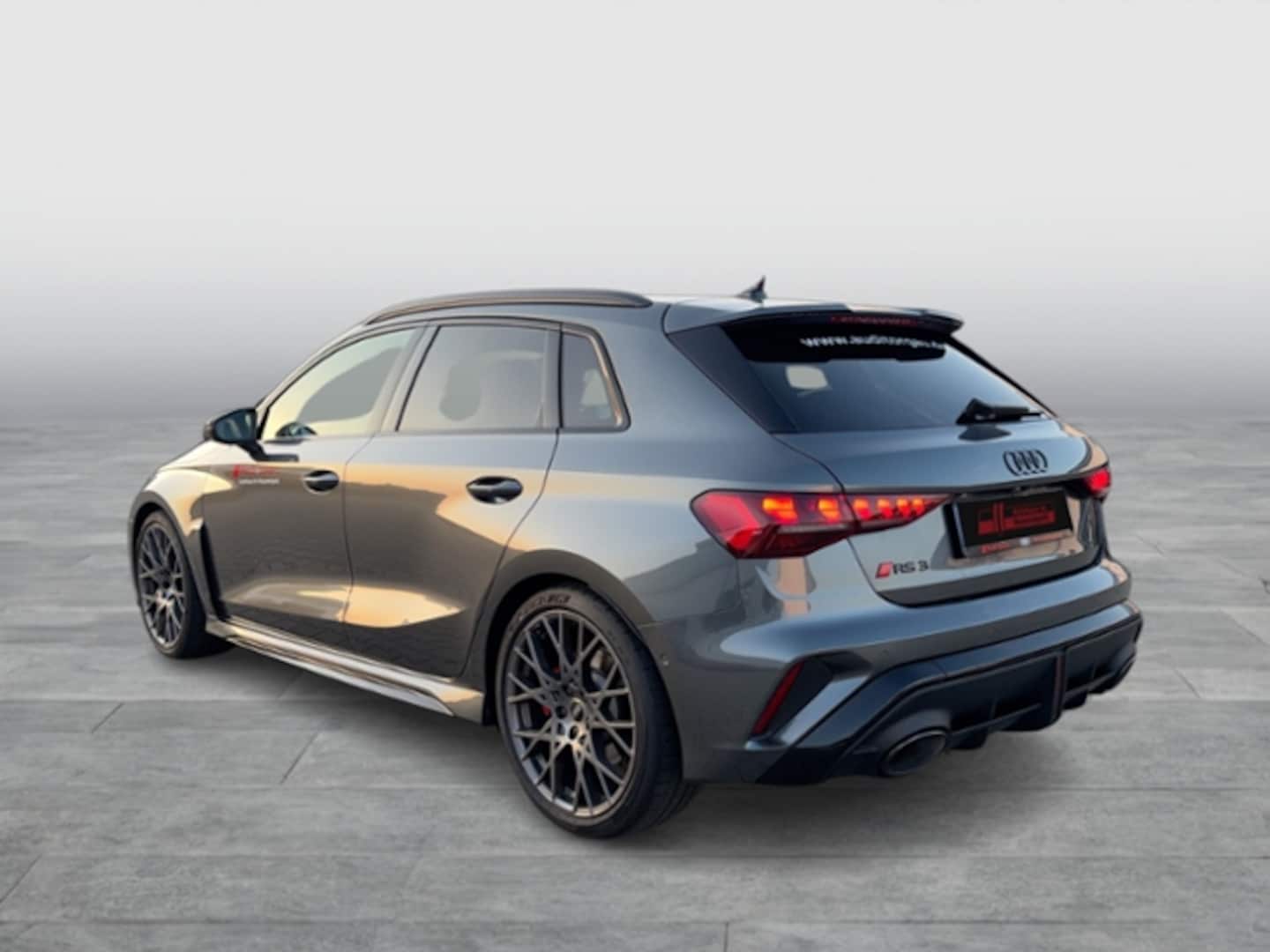Bild über Audi RS 3 Sportback TFSI quattro 294 kW S tronic - für weitere Informationen kontaktieren Sie den Audi Partner