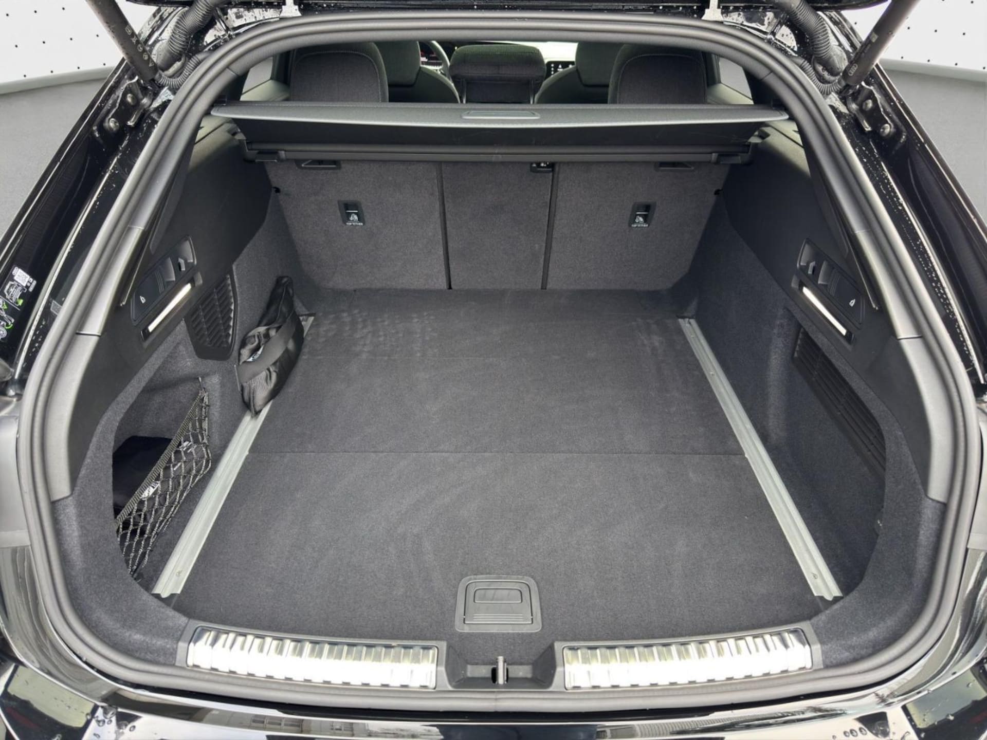 Audi A6 Avant edition one