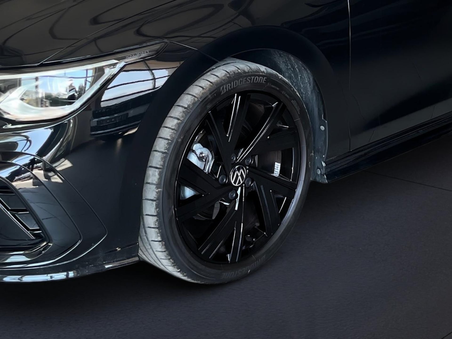 Volkswagen Golf R-Line