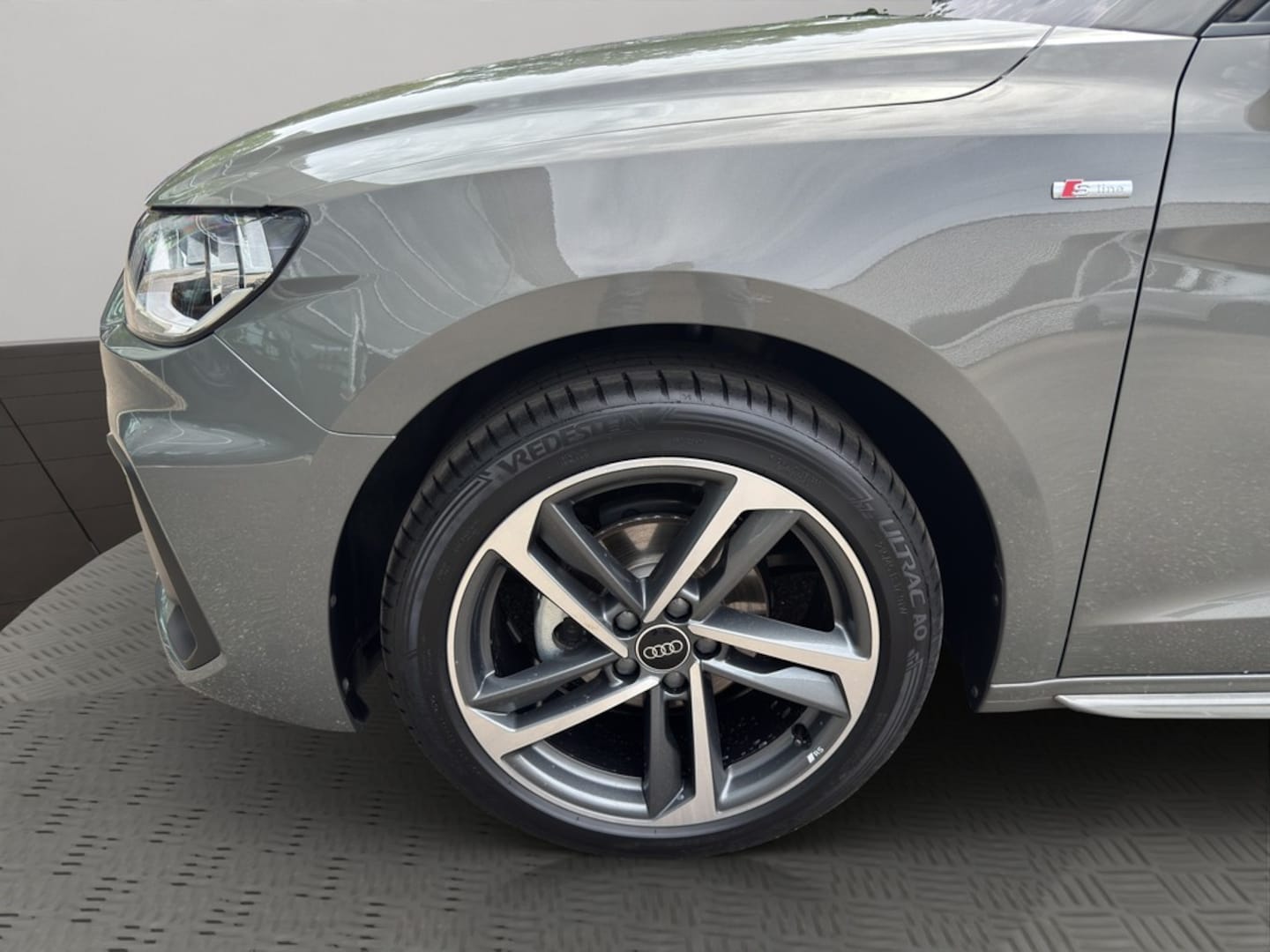 Bild über Audi A1 Sportback S line 25 TFSI S tronic - für weitere Informationen kontaktieren Sie den Audi Partner