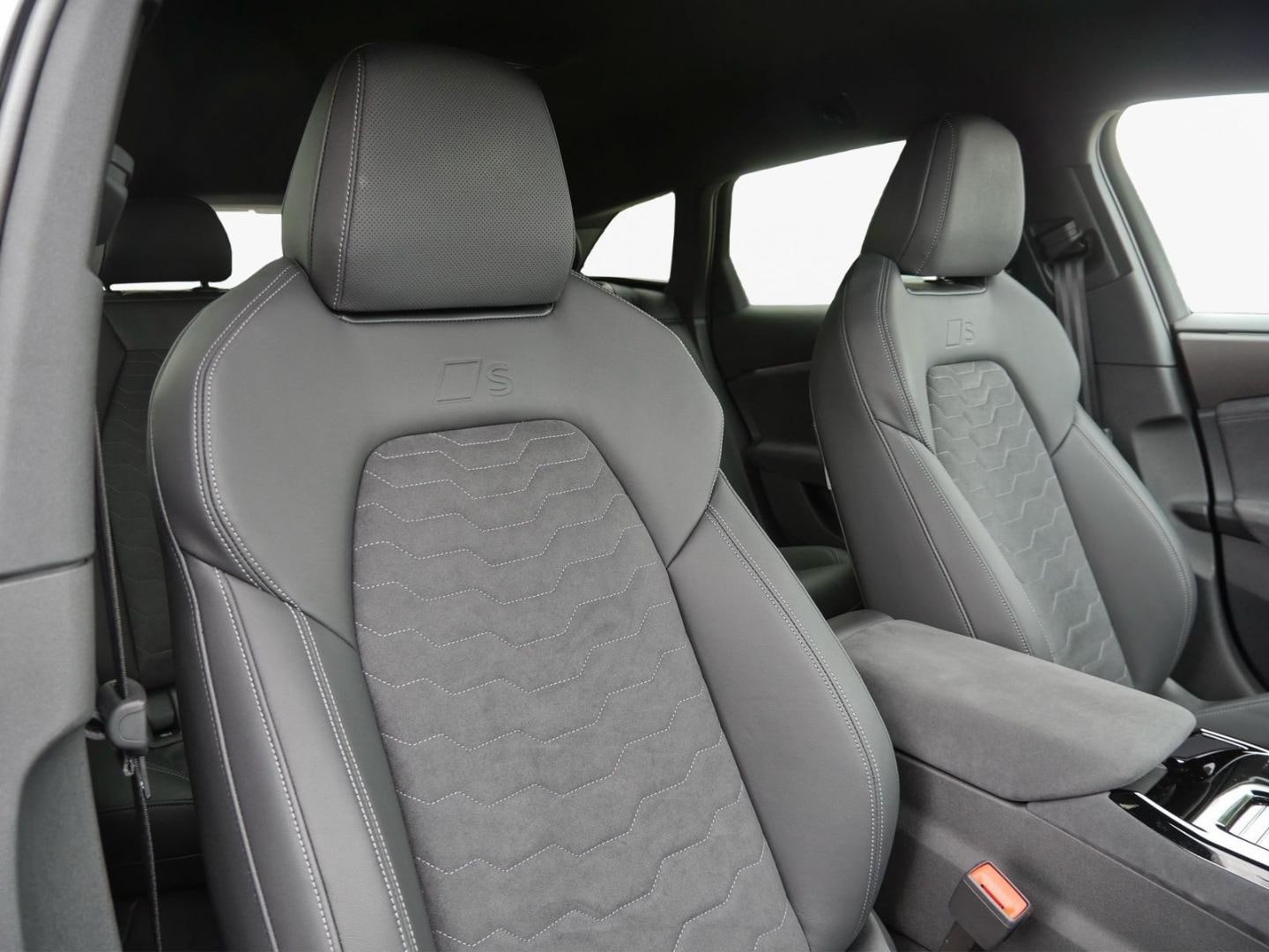 Bild über Audi A6 Avant e-tron S line business e-tron performance 270 kW - für weitere Informationen kontaktieren Sie den Audi Partner