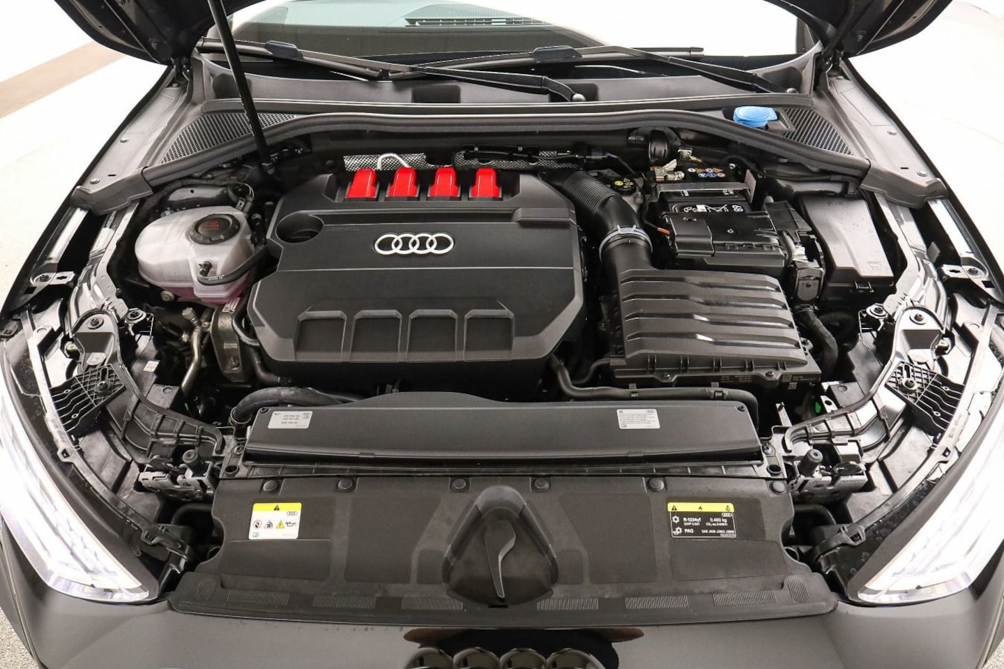 Bild über Audi S3 Sportback TFSI quattro S tronic - für weitere Informationen kontaktieren Sie den Audi Partner
