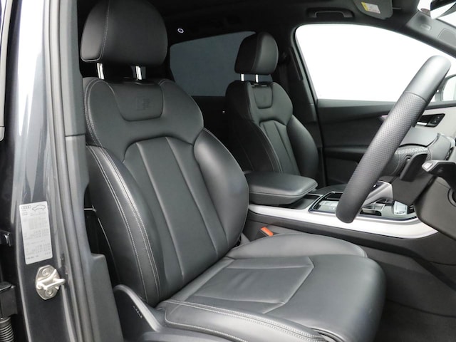 Audi Q7 55 TFSI quattro S line 250(340) kW(PS) tiptronic for more details contact your dealer