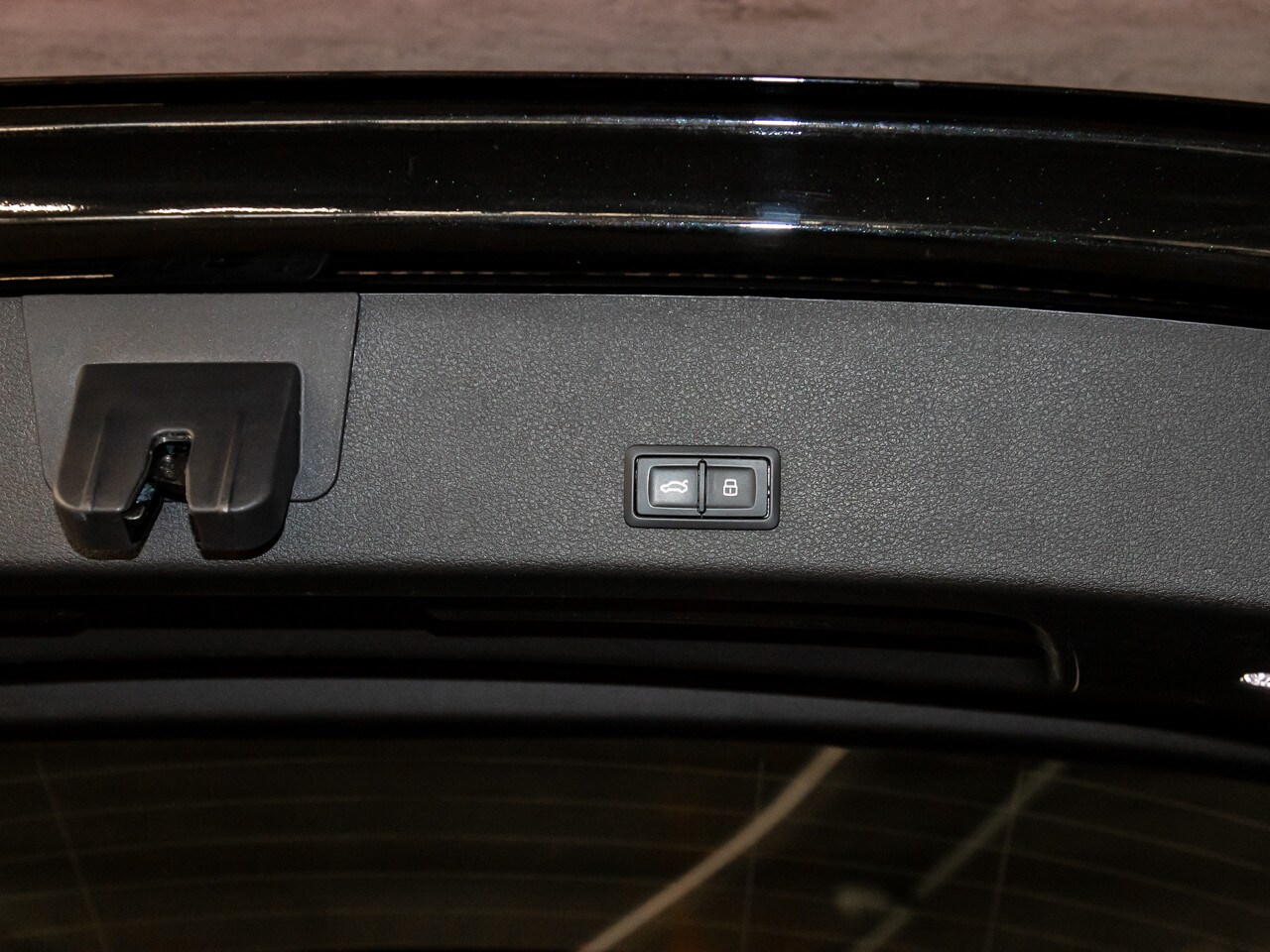 Image about Audi Q8 e-tron advanced 55 e-tron quattro