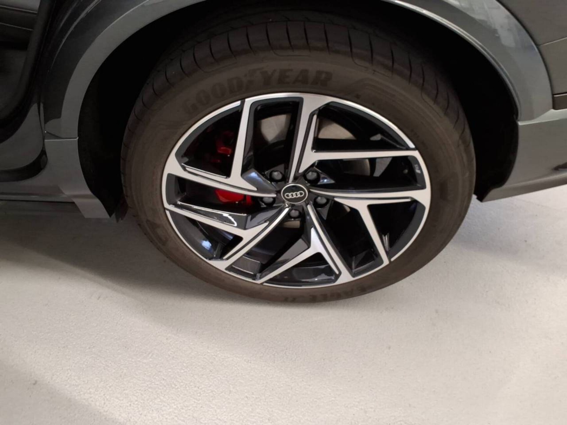 Audi Q6 SUV e-tron