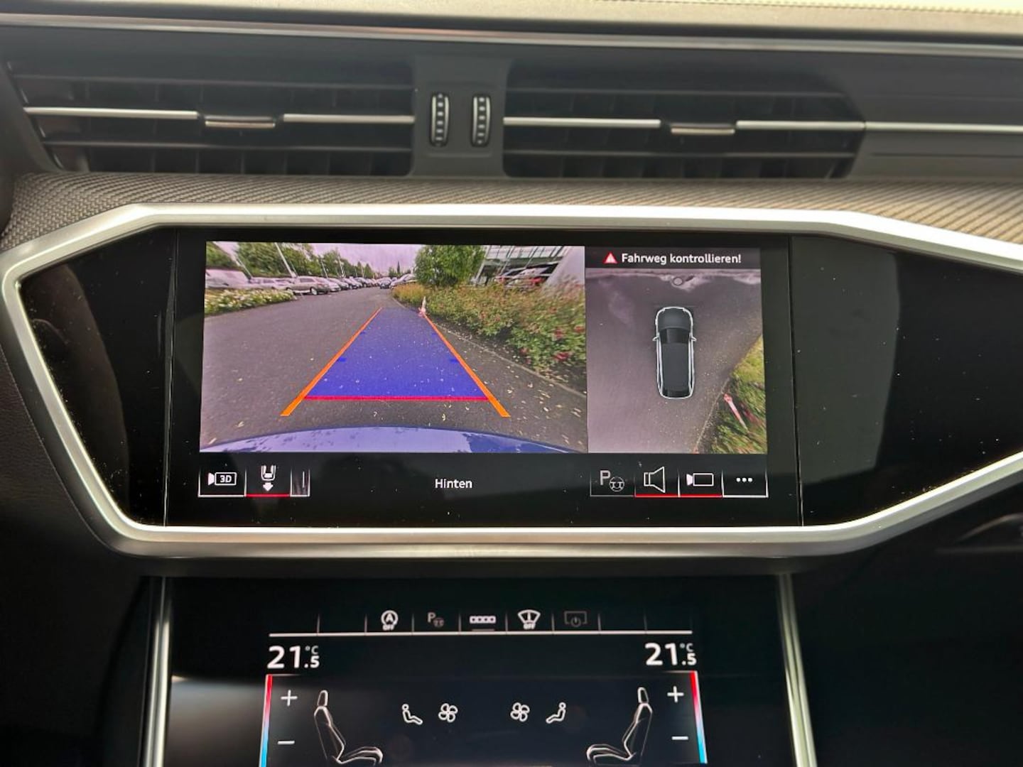 Bild über Audi RS 6 Avant performance quattro tiptronic - für weitere Informationen kontaktieren Sie den Audi Partner