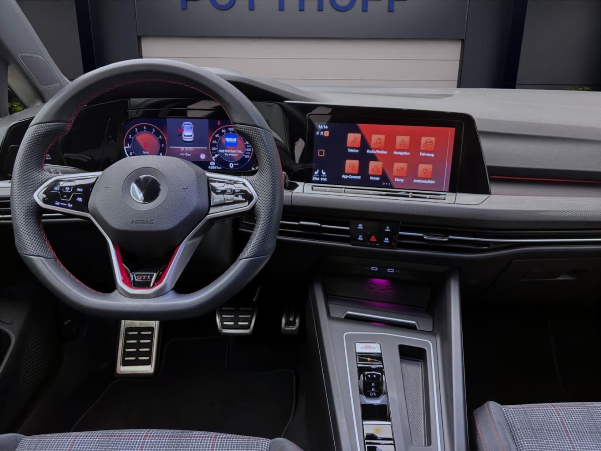 Volkswagen Golf GTI