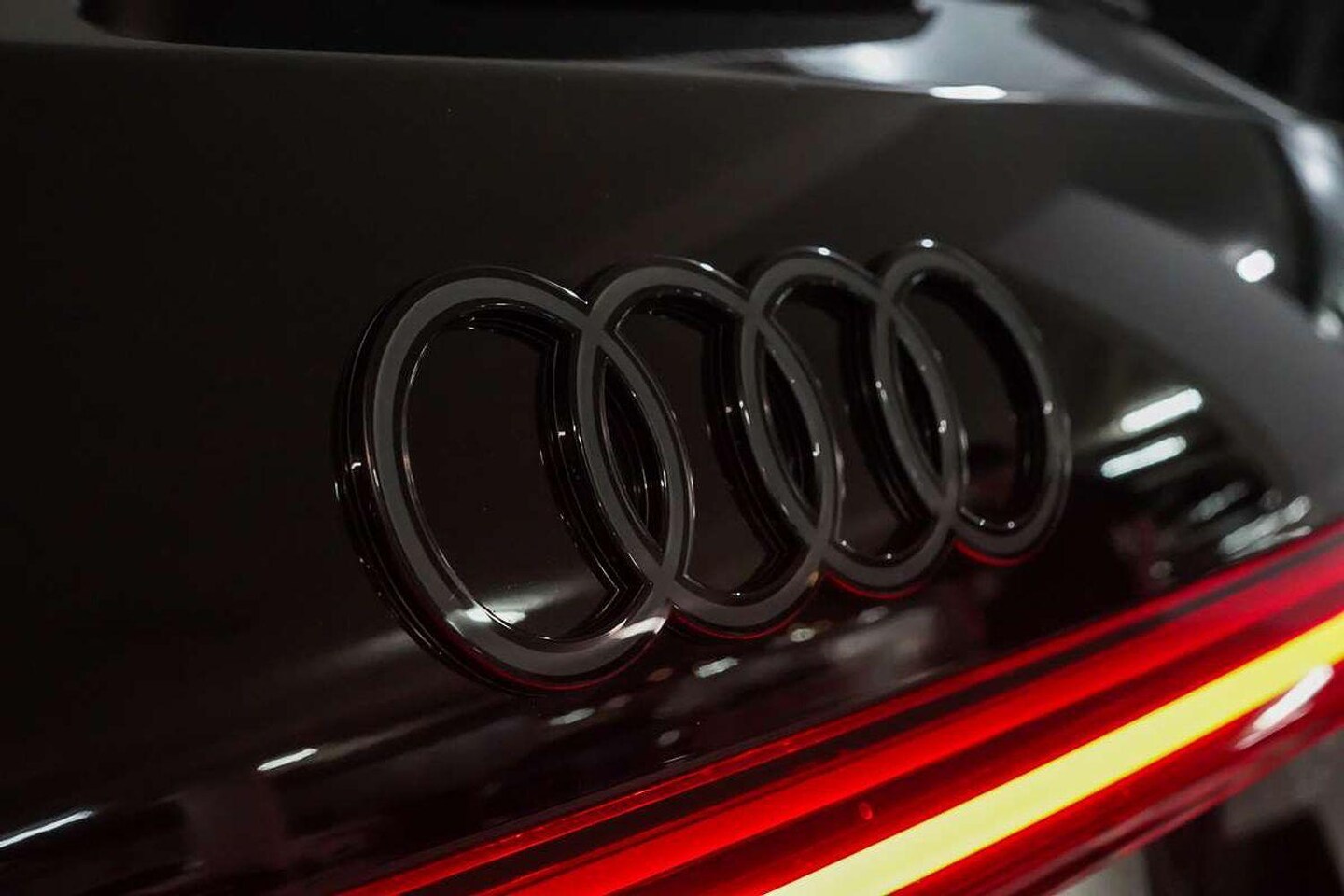 Image about Audi Q5 Sportback TDI quattro 150 kW