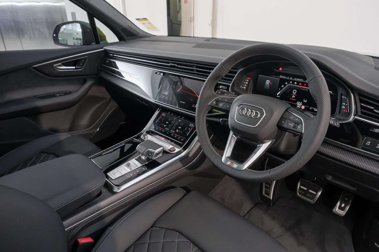 Image about Audi SQ7 SUV TFSI quattro tiptronic