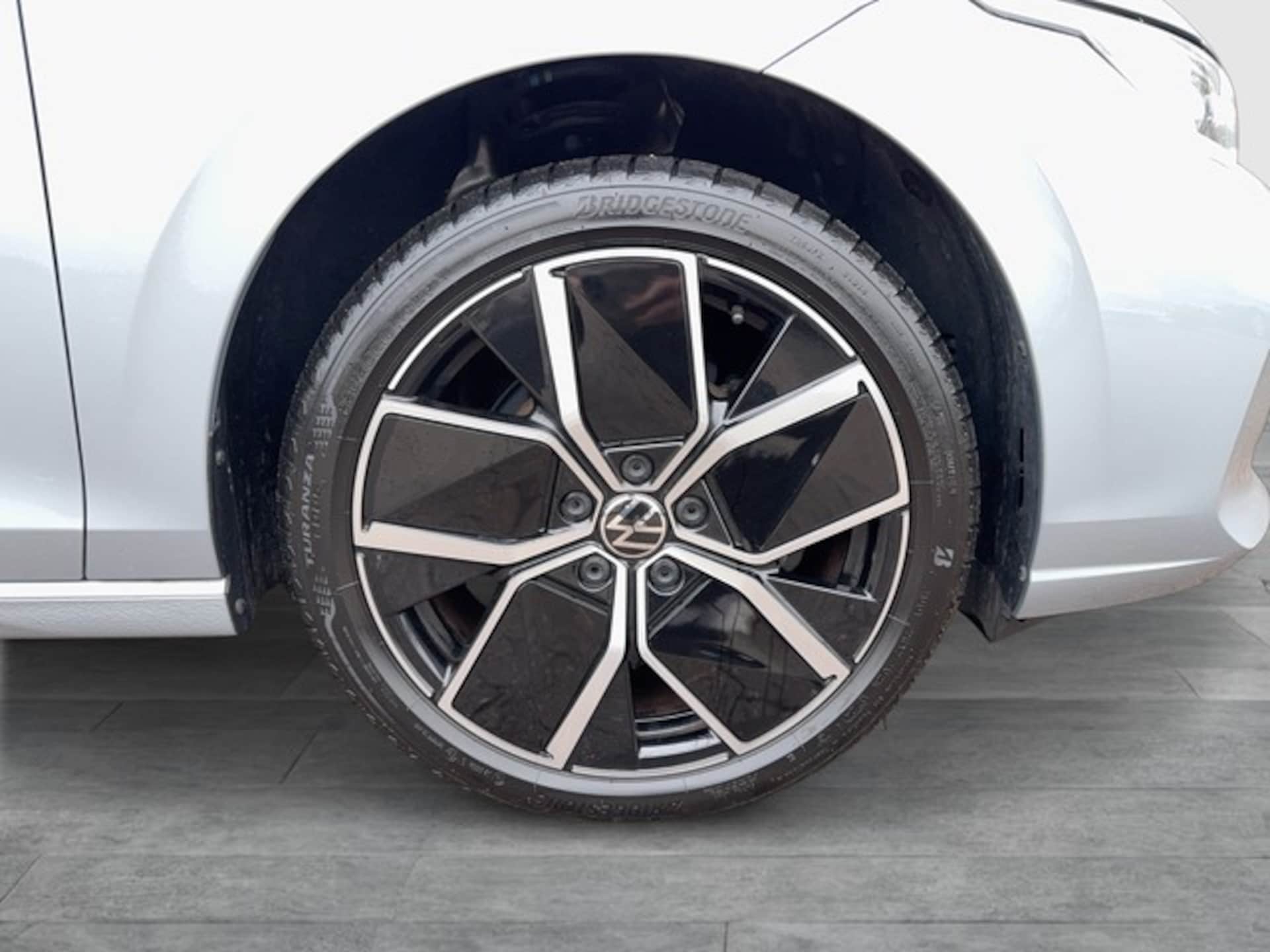 Volkswagen Golf Style