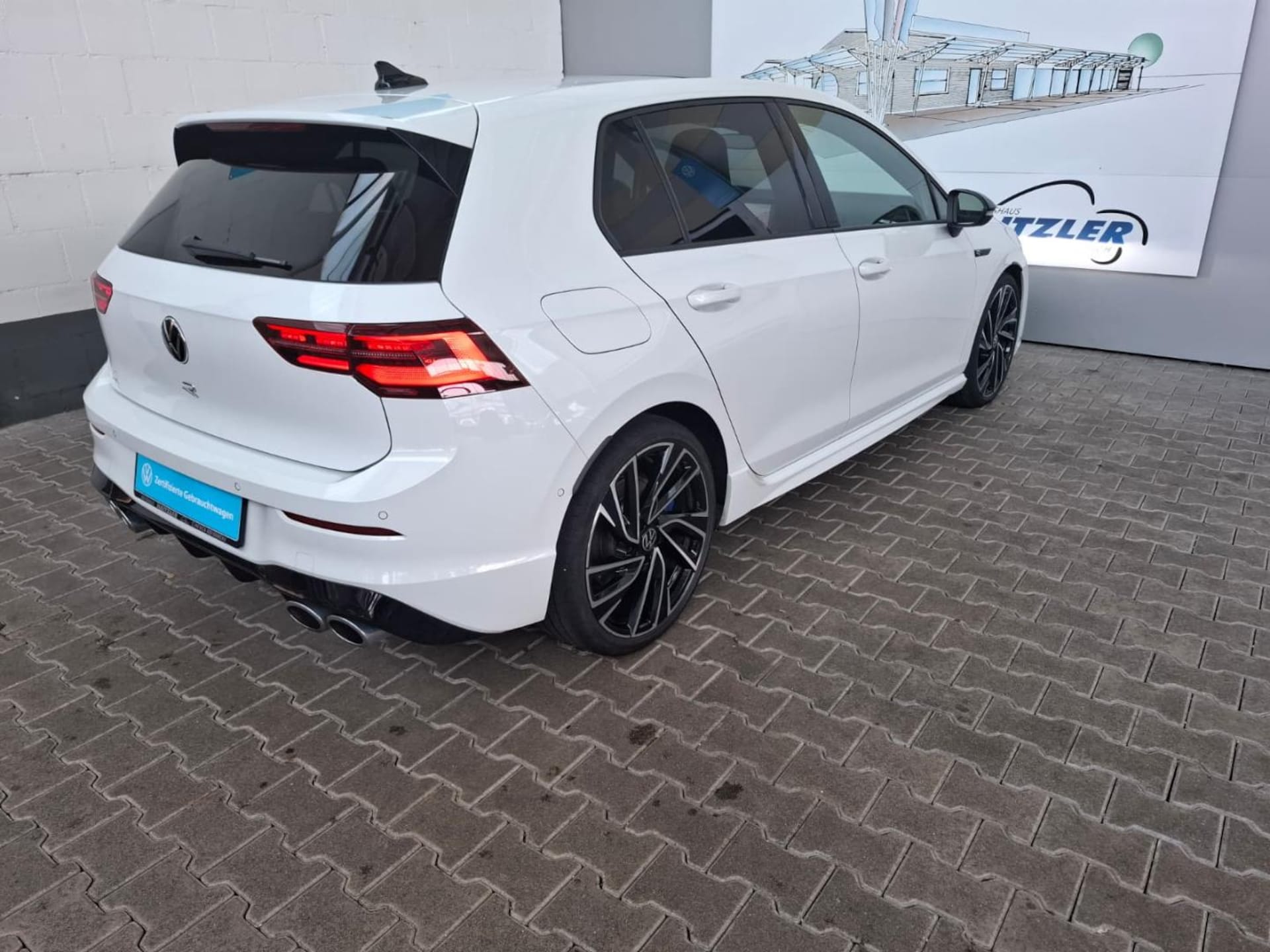 Volkswagen Golf R